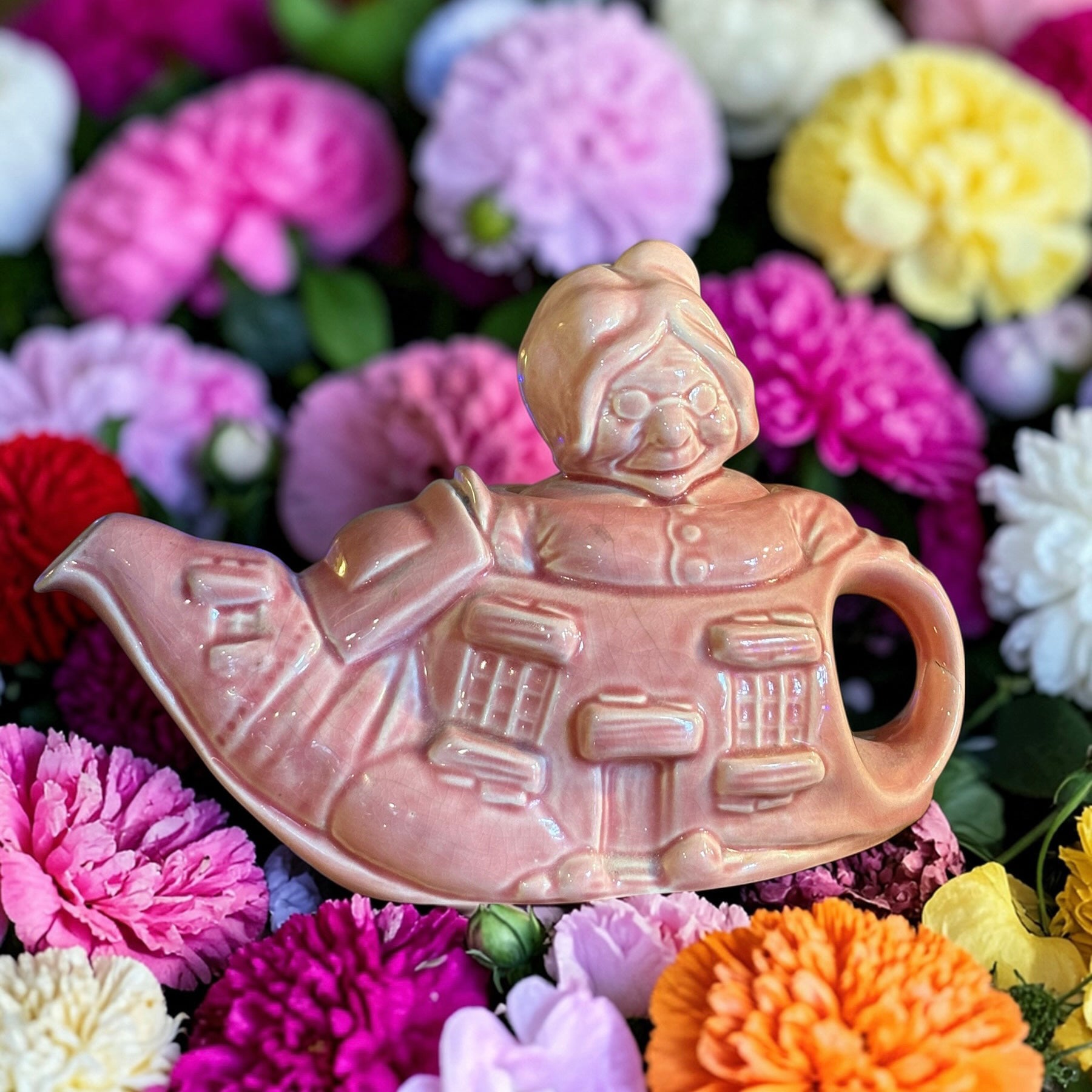 Old Woman Who Lived in a Shoe Teapot  image 0