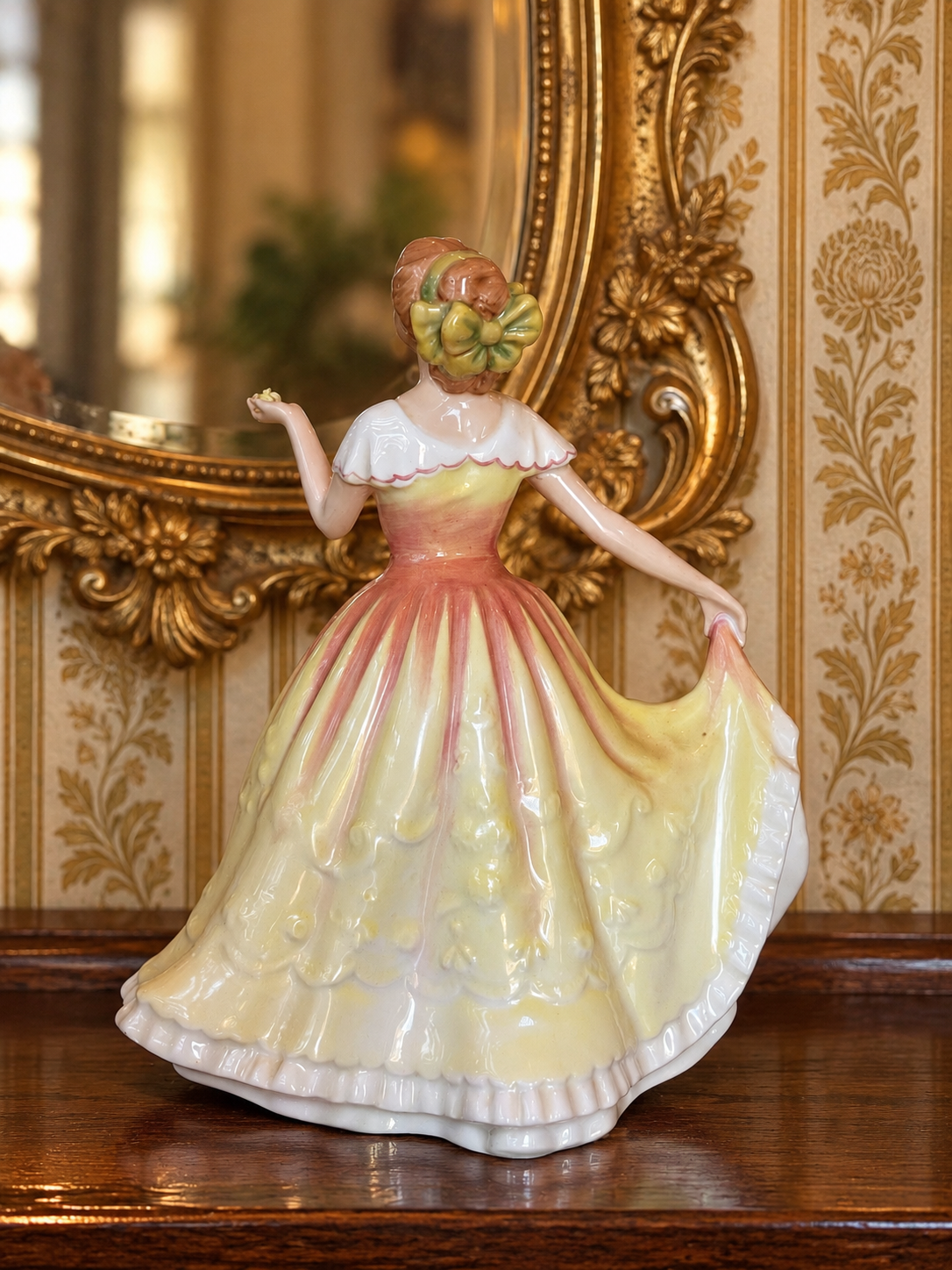 Royal Doulton. Figurine. Deborah
