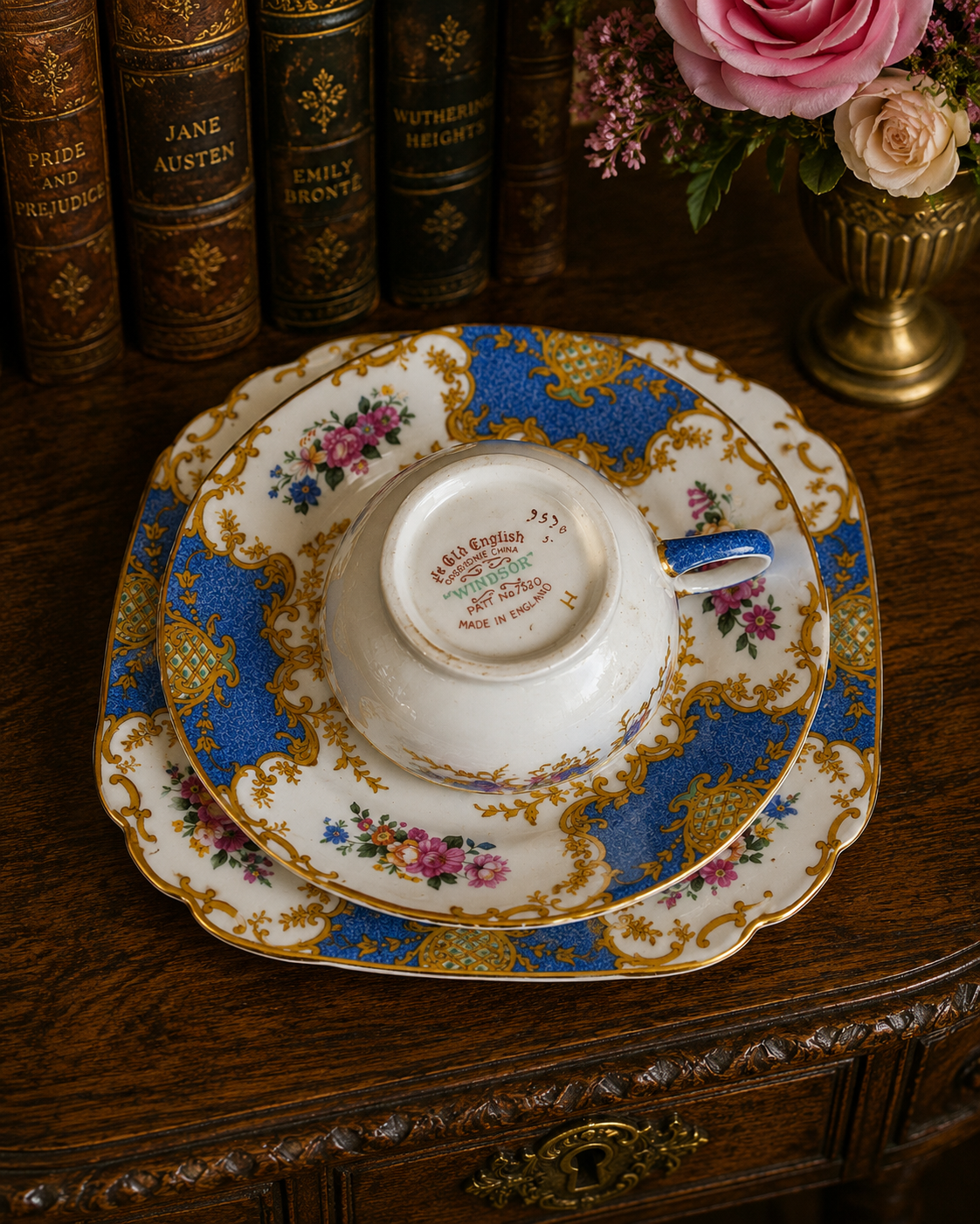 Vintage Grosvenor China “Windsor” Trio – Teacup, Saucer & Tea Plate in Cobalt Blue & Gold