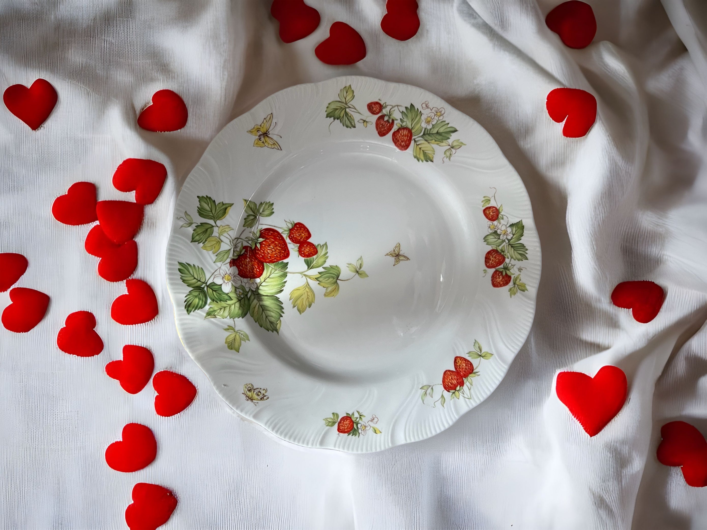 Large Strawberries Vintage dinner plate.  image 0