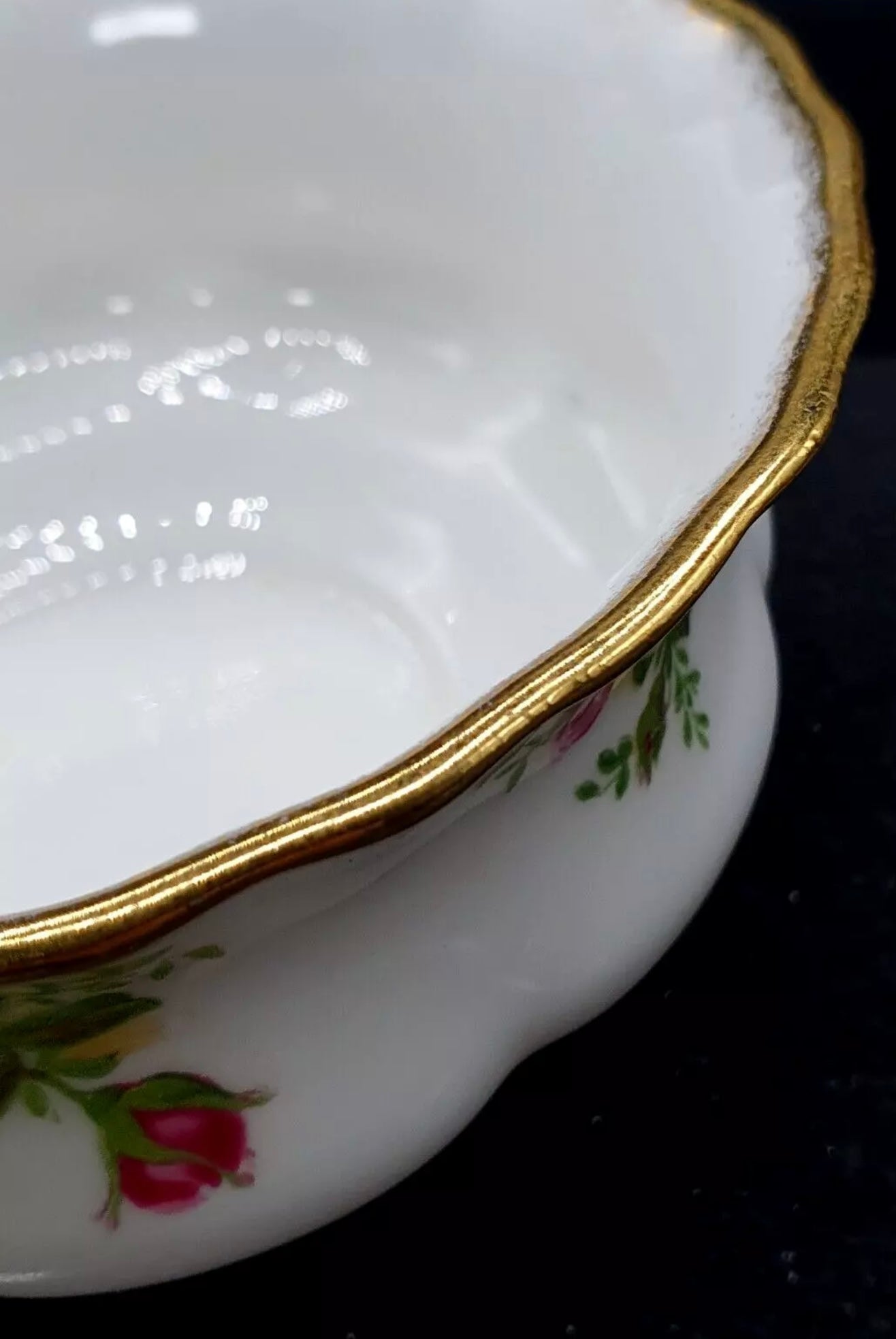 Royal Albert. Old Country Roses. Sugar Bowl. First Quality image 6