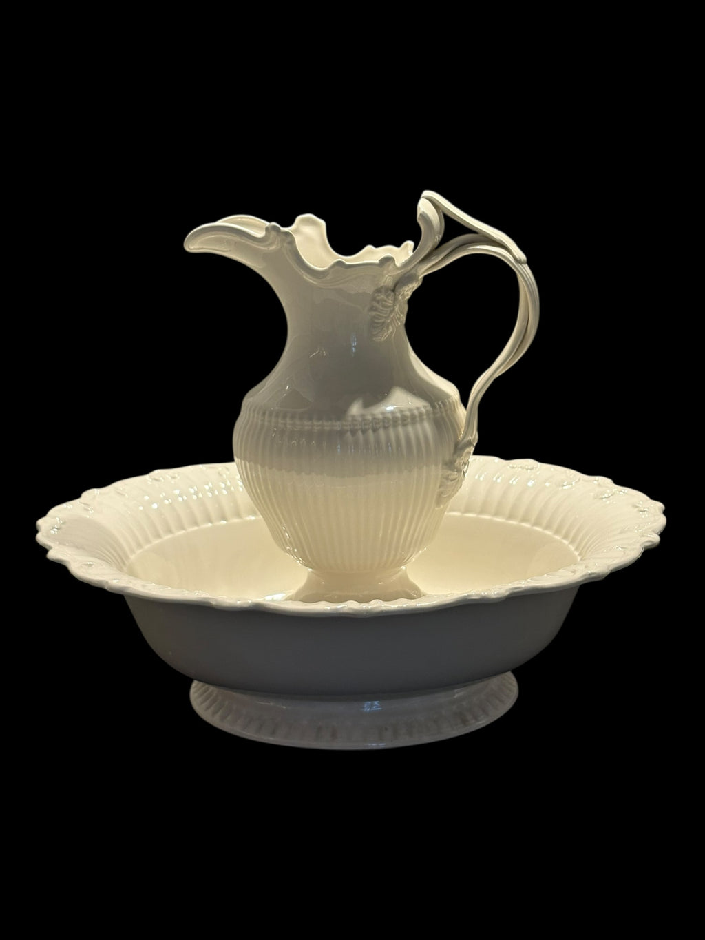 Leeds Creamware Jug & Bowl image 0
