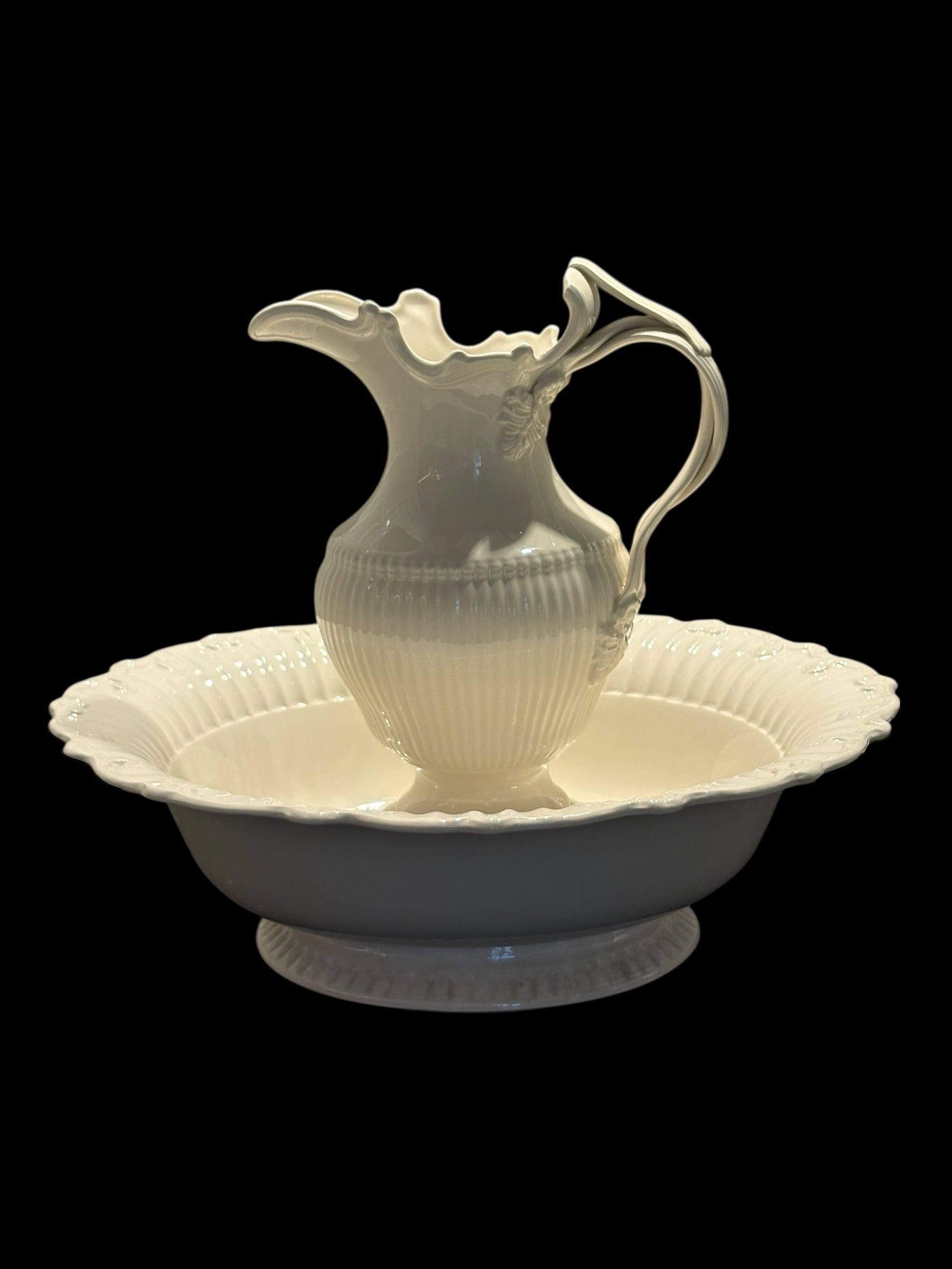 Leeds Creamware Jug & Bowl image 0