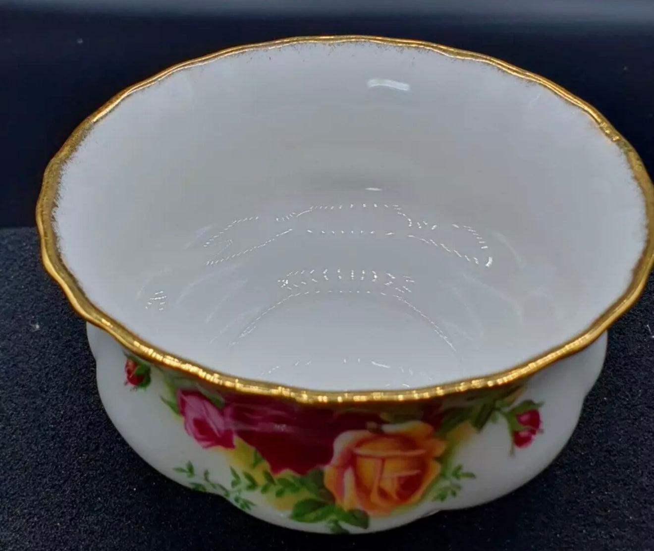 Royal Albert. Old Country Roses. Sugar Bowl. First Quality image 8