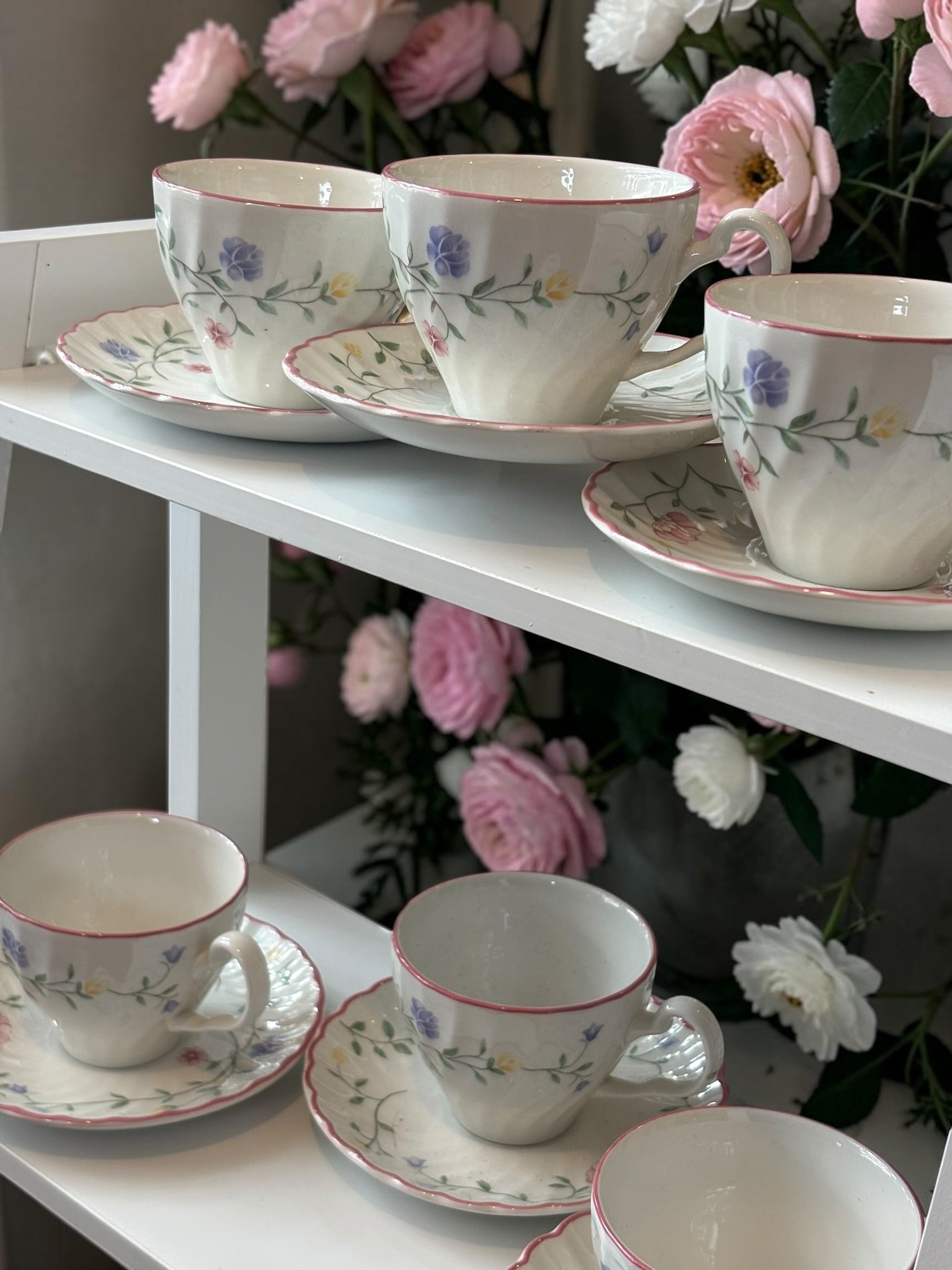 Summer Chintz Johnson Brothers Teacup & Saucer