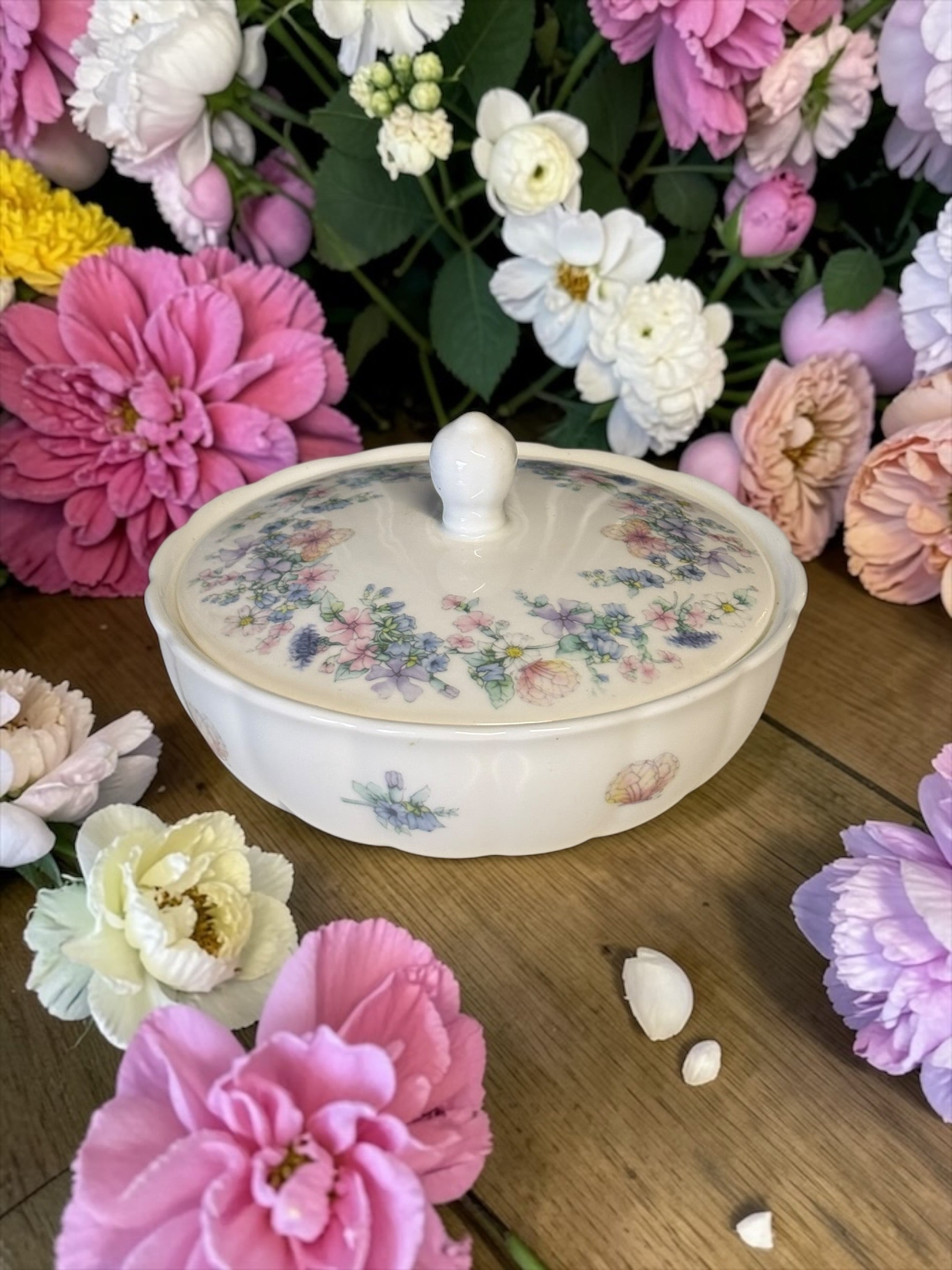 Wedgwood “Angela” Trinket Dish with Lid  image 0