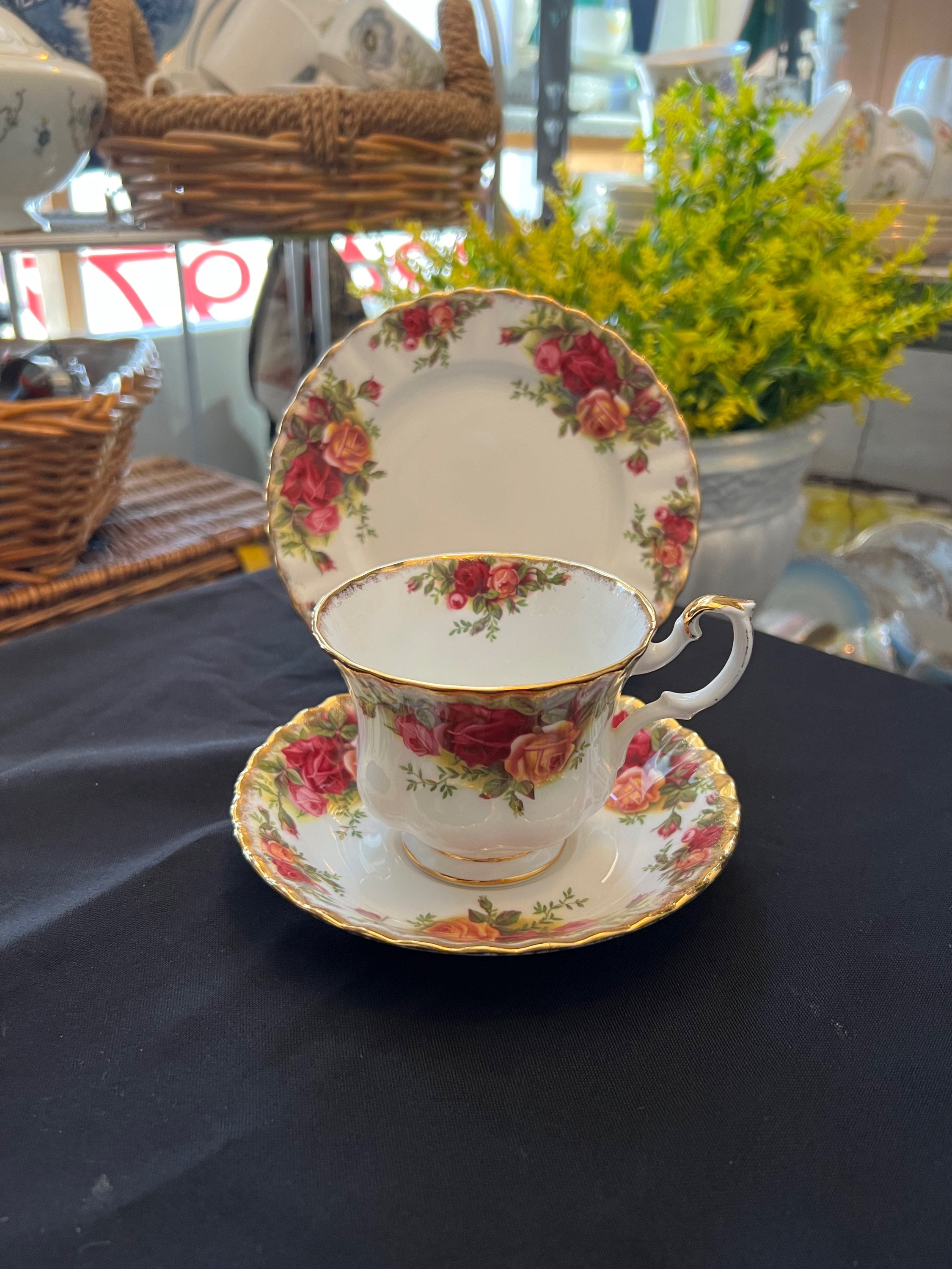 Royal Albert Old Country Roses Trio image 3