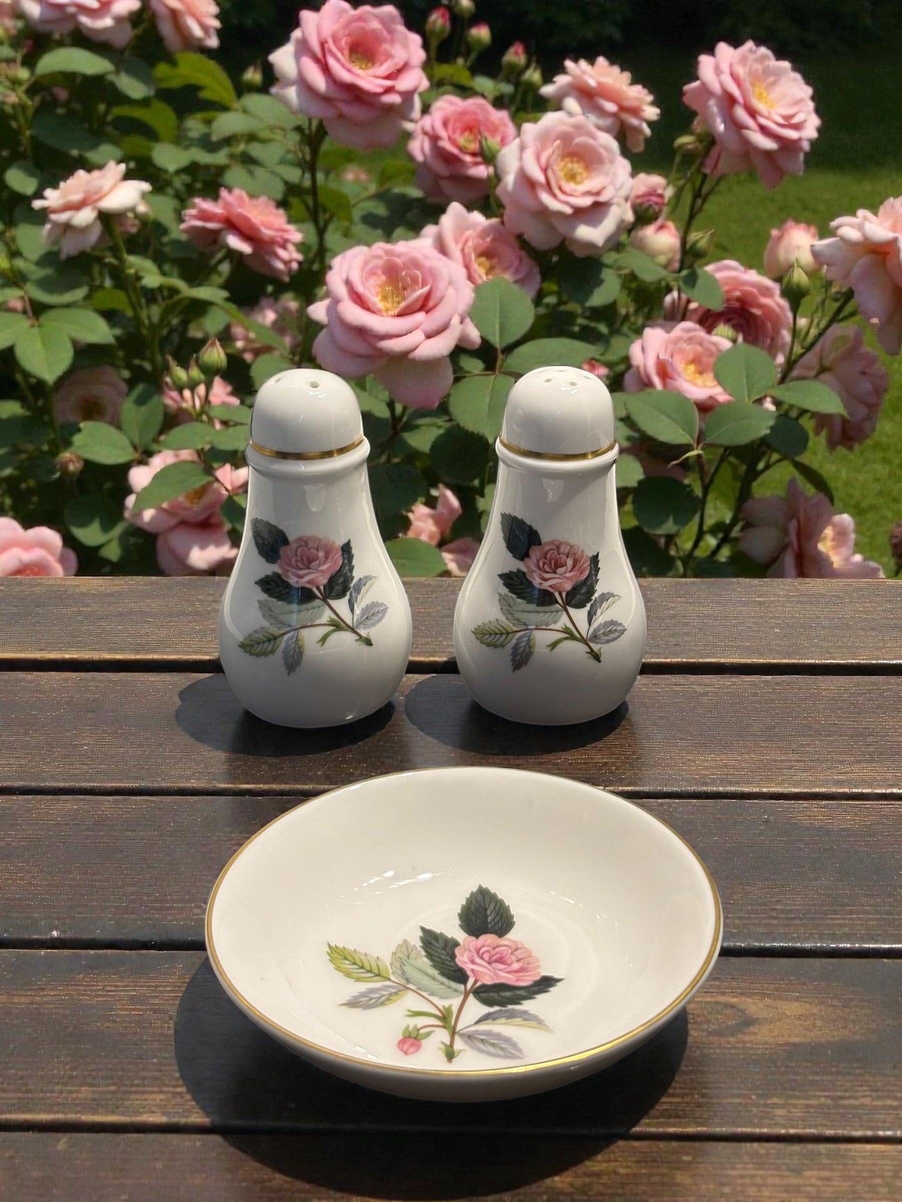 Wedgwood Bone China Hathaway Rose Salt&Pepper Cruet Set + Trinket Dish  image 0