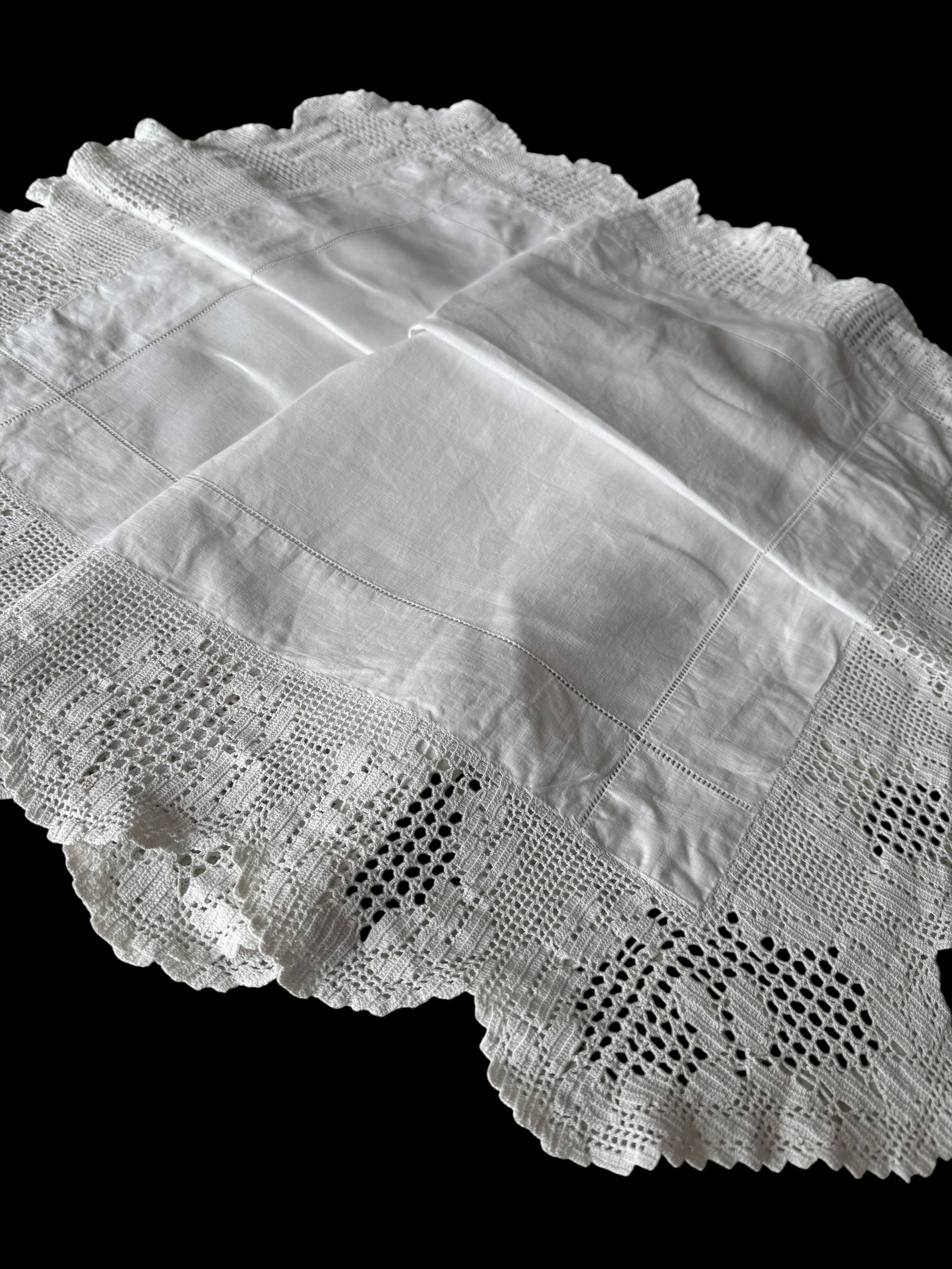 Deep lace edge vintage Cotton Tablecloth.  image 0