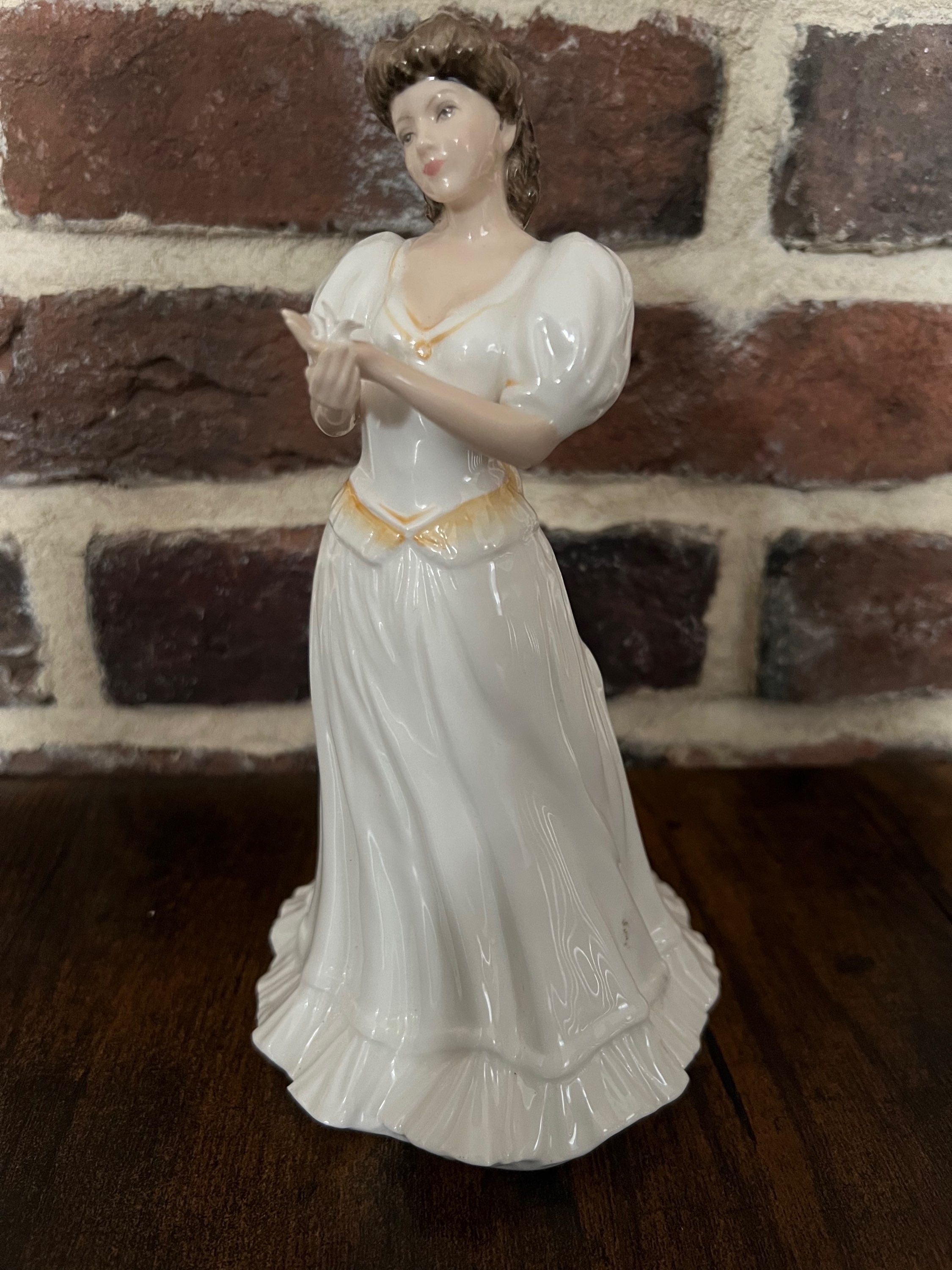 Lady figurine. Bone china image 4