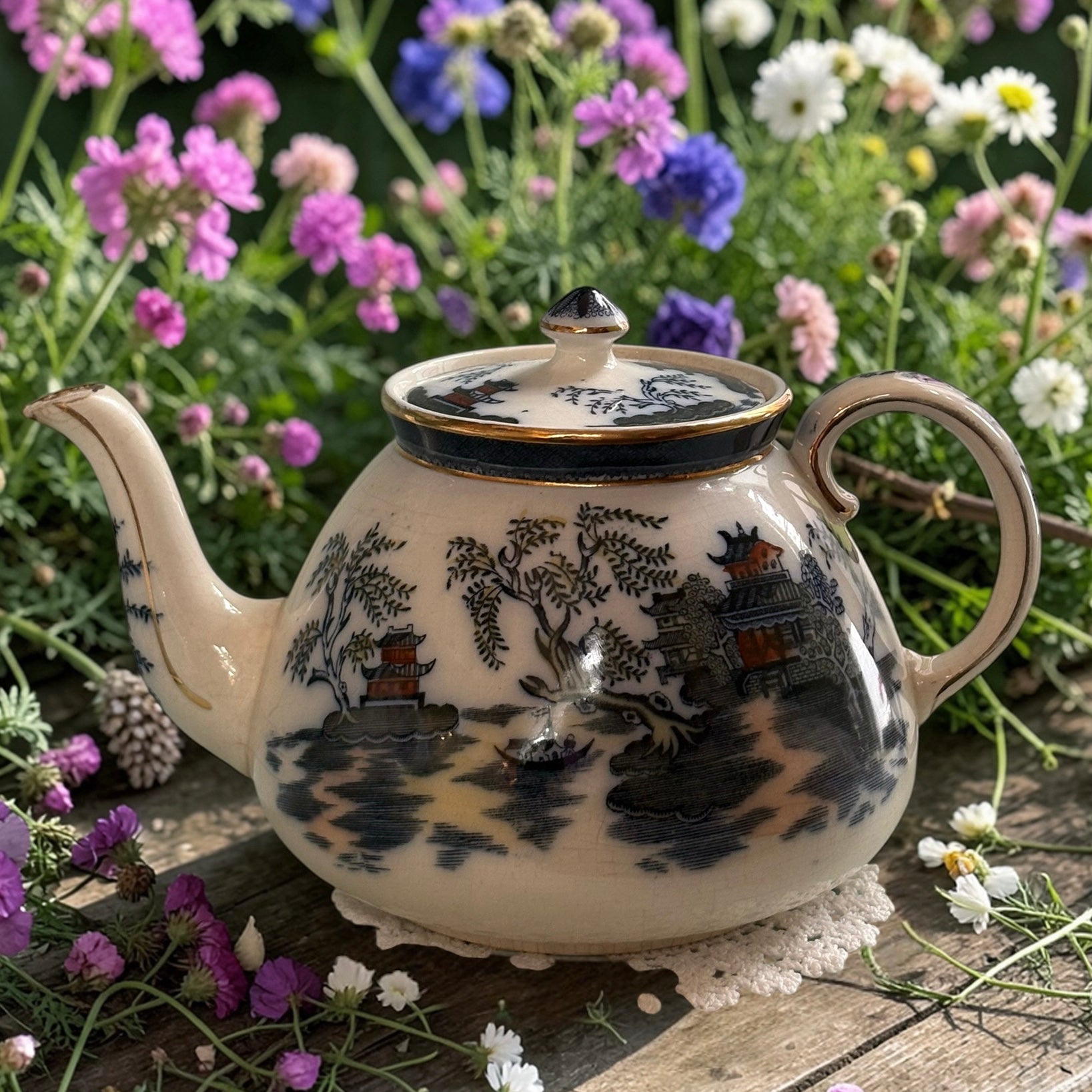 Gibson & Sons Teapot   image 0