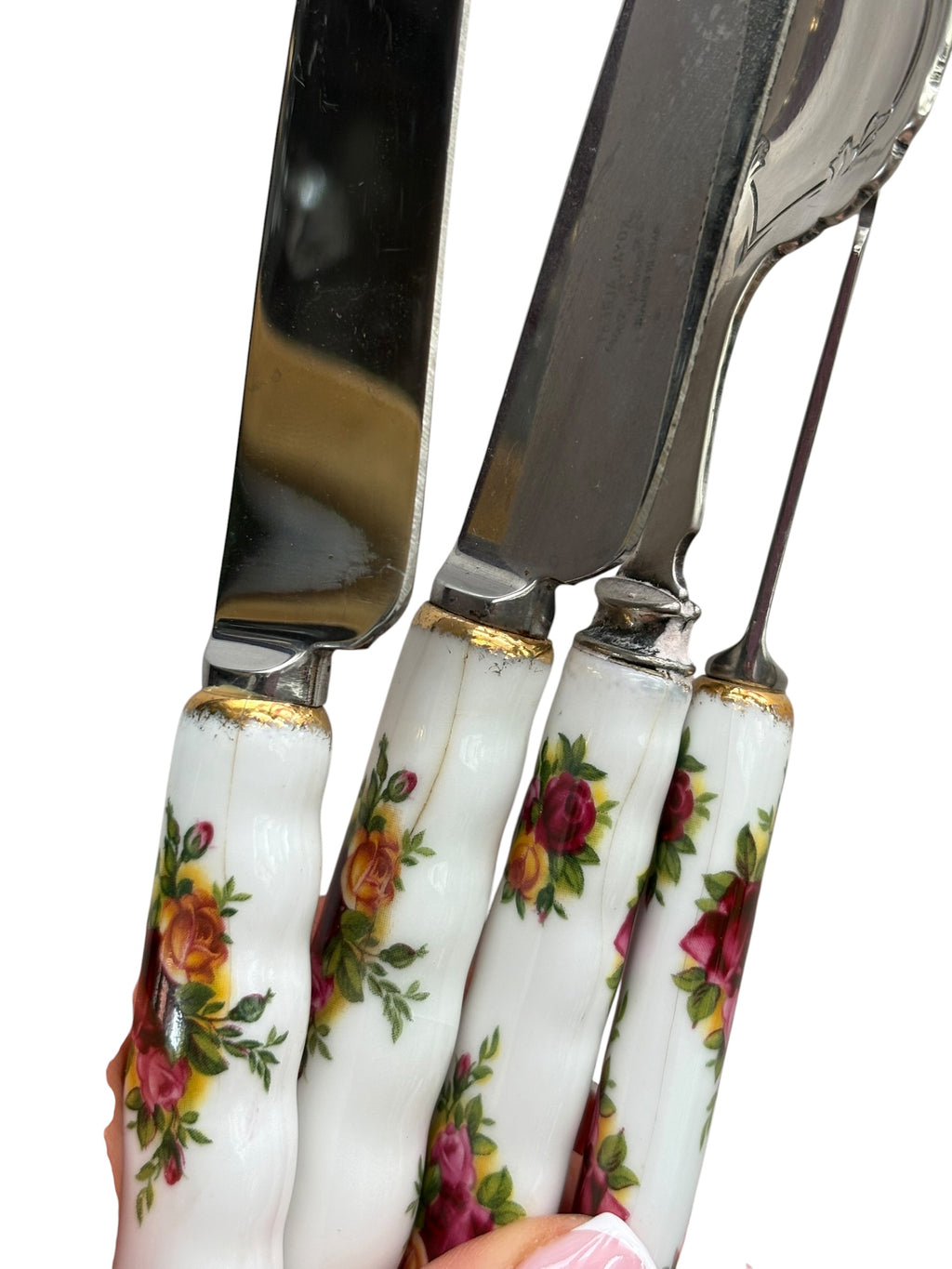 4 Pieces Royal Albert Old Country Roses Cutlery - Imperfect