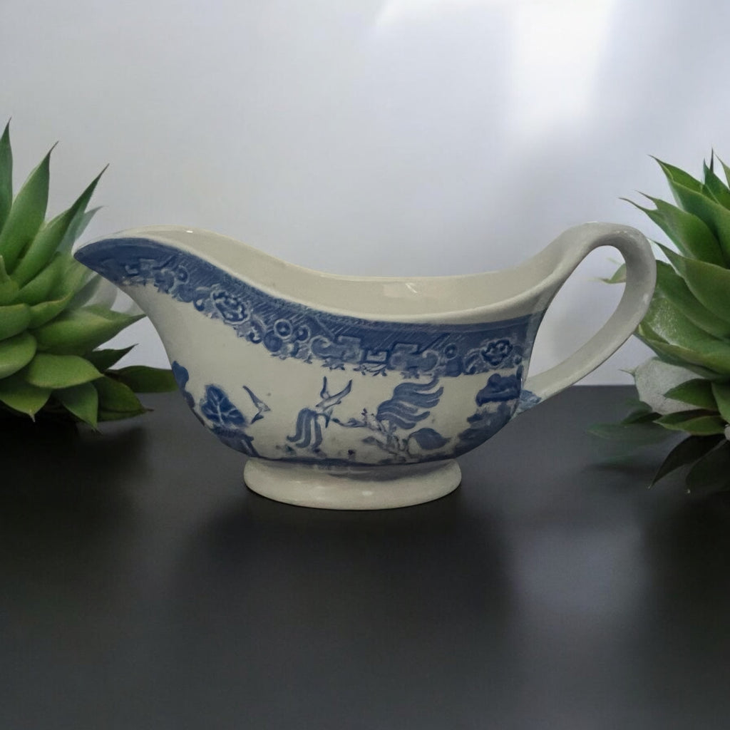 Old Willow. Blue & White. Sauce/Gravy Boat image 0