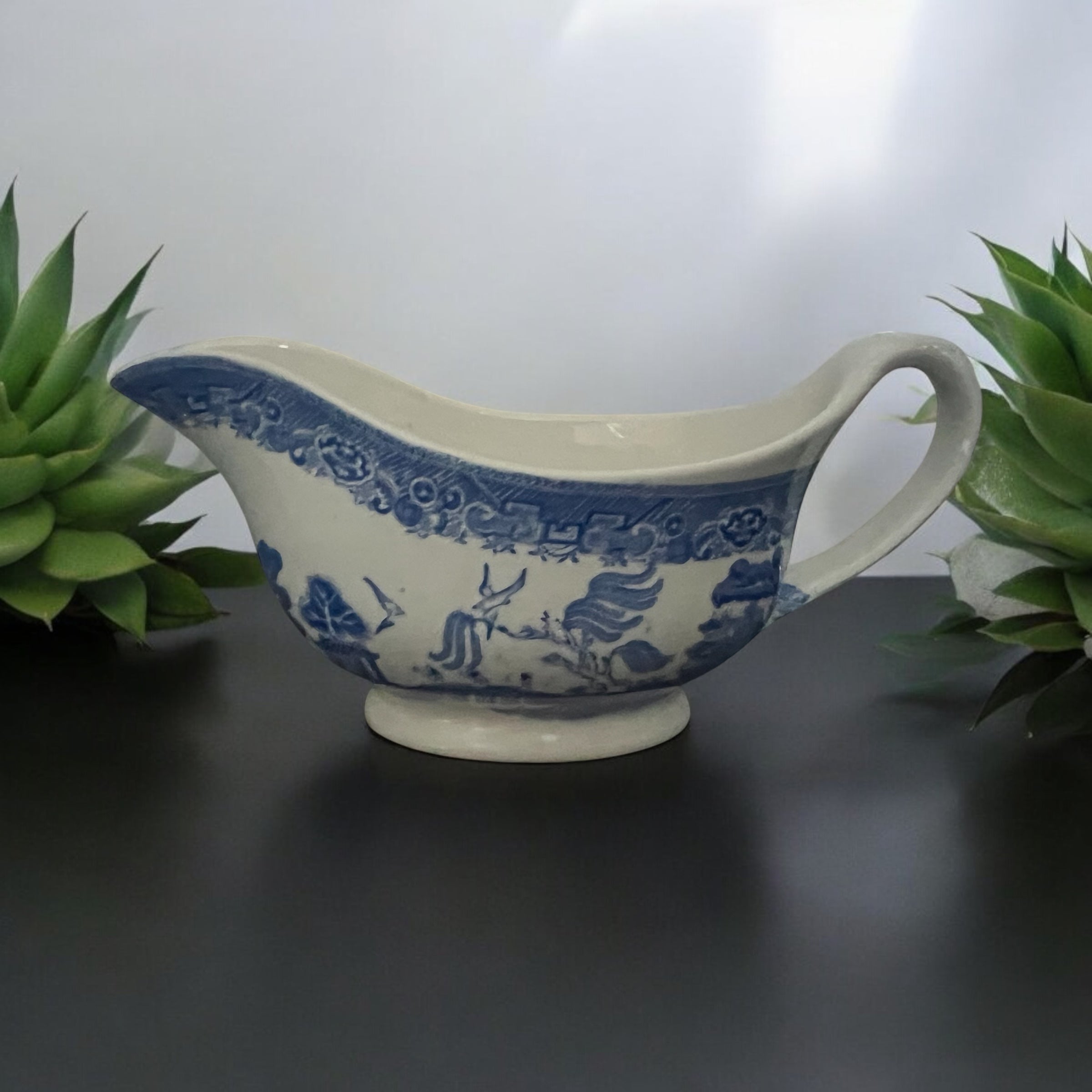 Old Willow. Blue & White. Sauce/Gravy Boat image 0