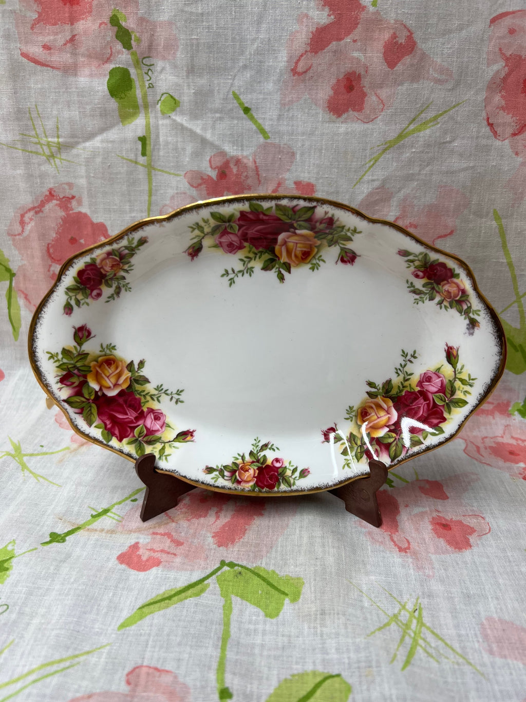 Royal Albert Old Country Roses Oval Dish image 1