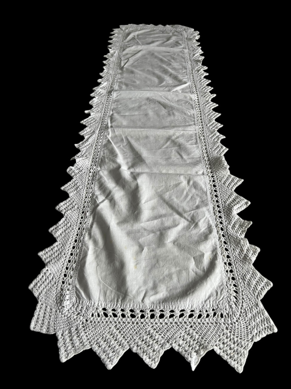 Vintage cotton lace table runner image 4