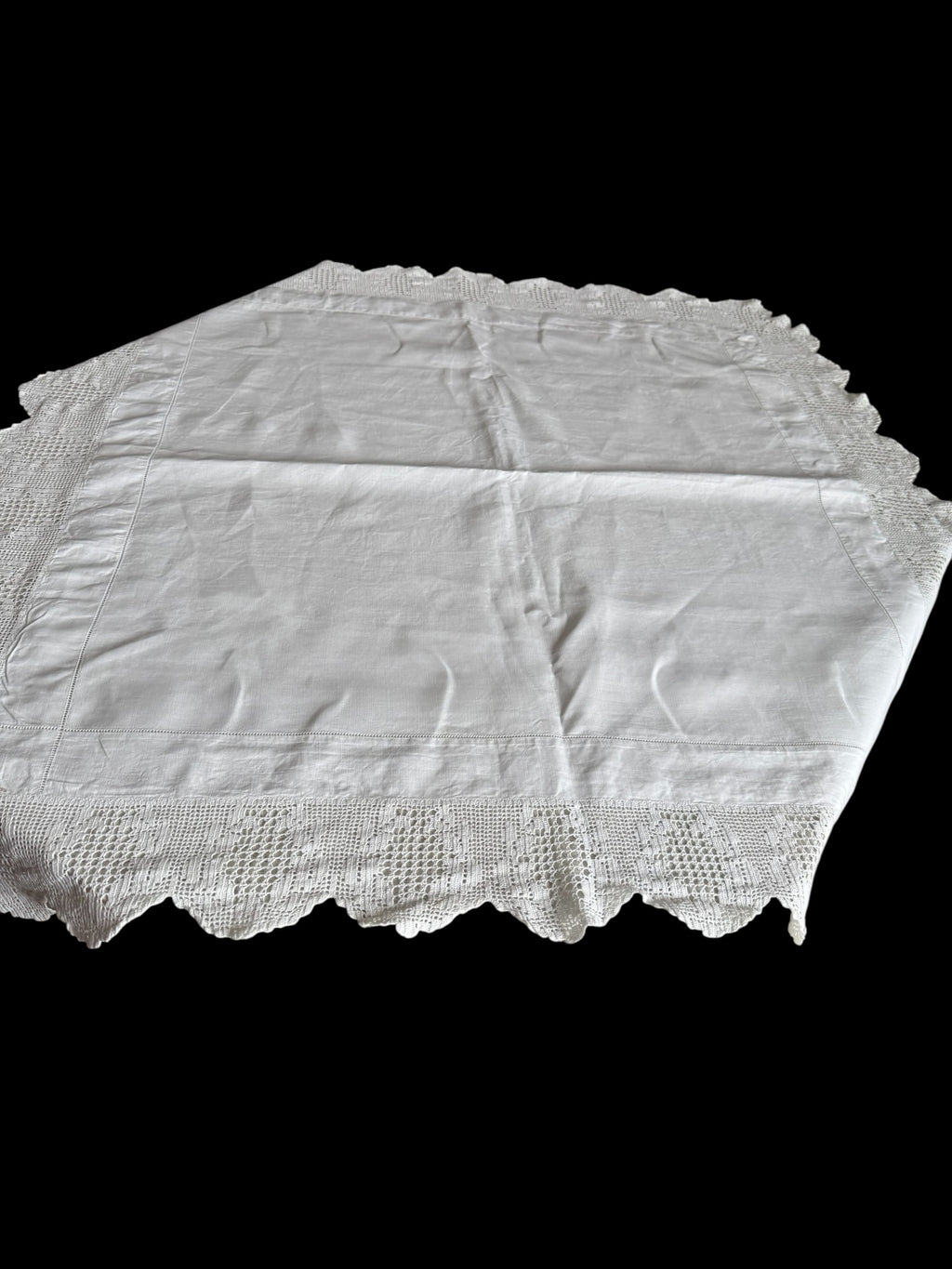 Deep lace edge vintage Cotton Tablecloth.  image 3