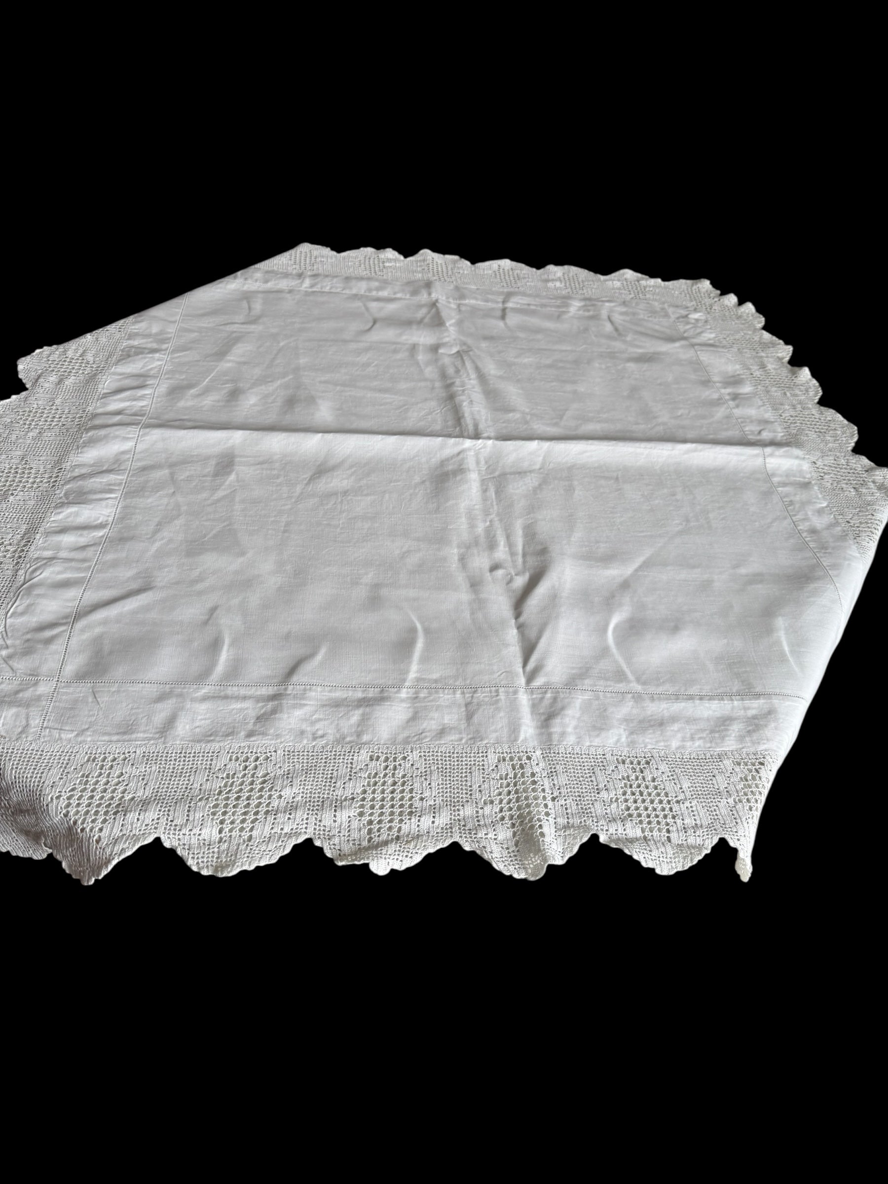 Deep lace edge vintage Cotton Tablecloth.  image 3