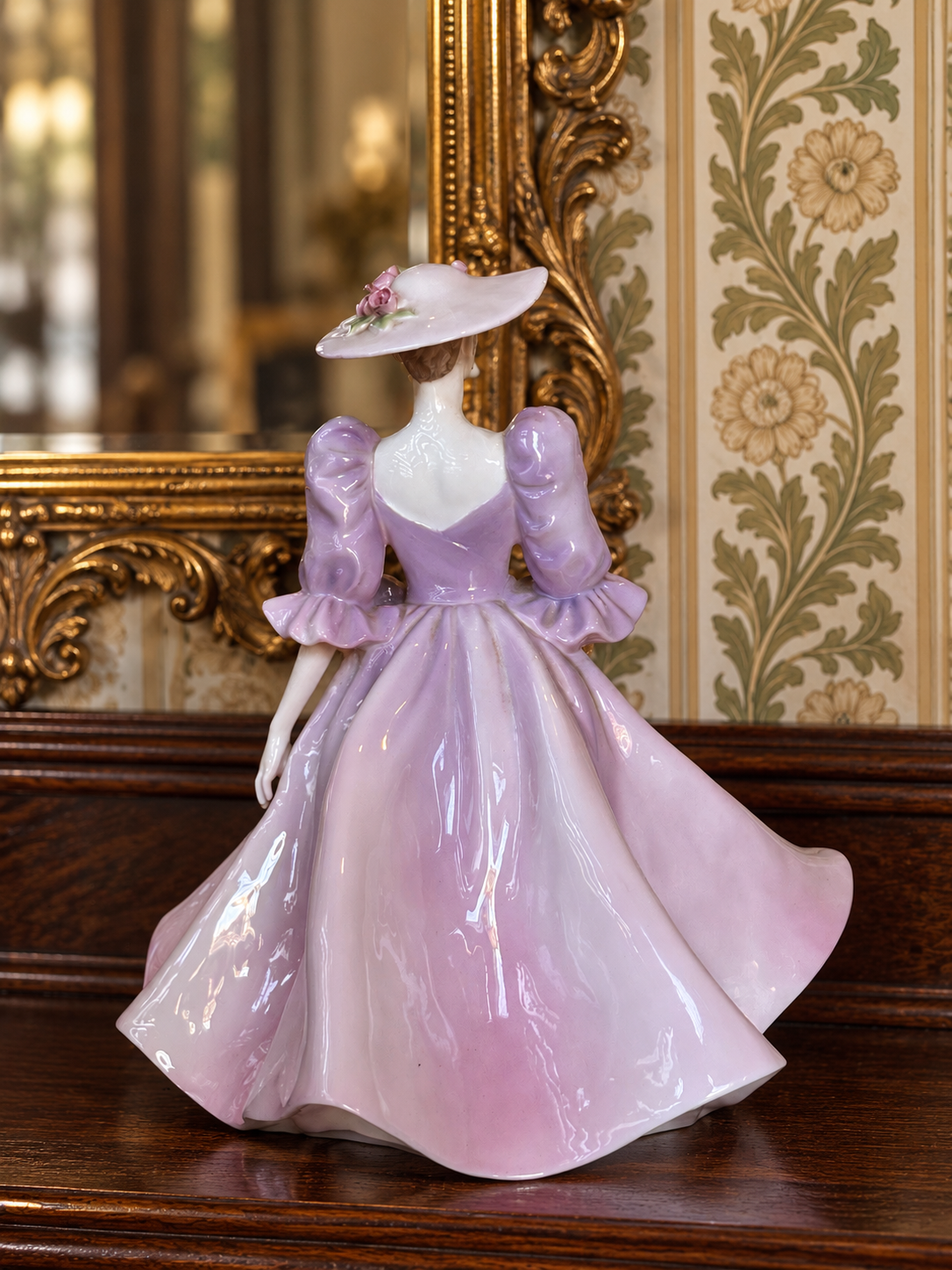 Coalport. Figurine. Barbara Ann