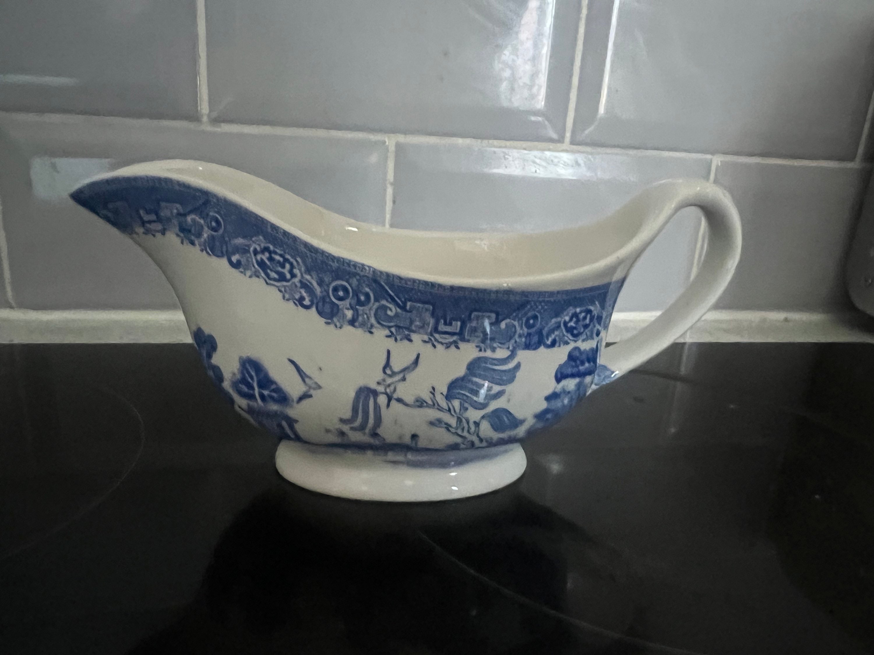Old Willow. Blue & White. Sauce/Gravy Boat image 2