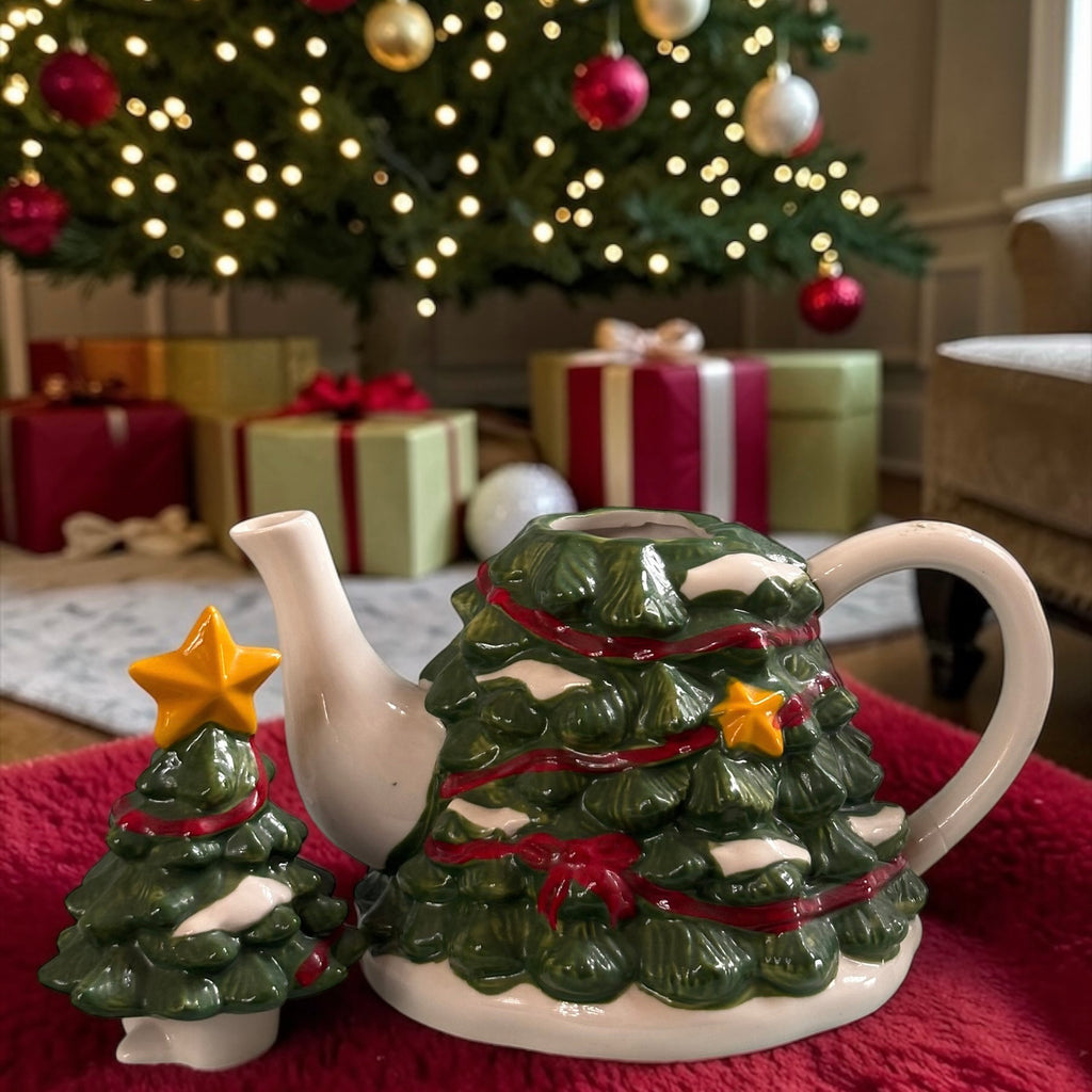 Christmas Tree Teapot  image 1