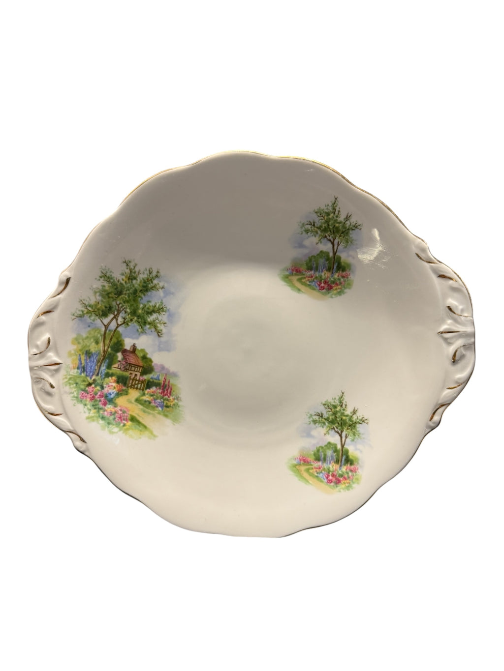 Queen Anne Cake Plate. Cottage Design image 1