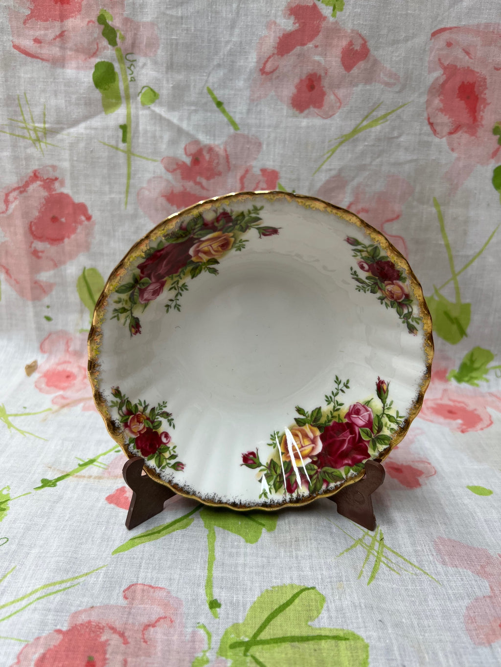 Royal Albert Old Country Roses Fruit Dish image 2