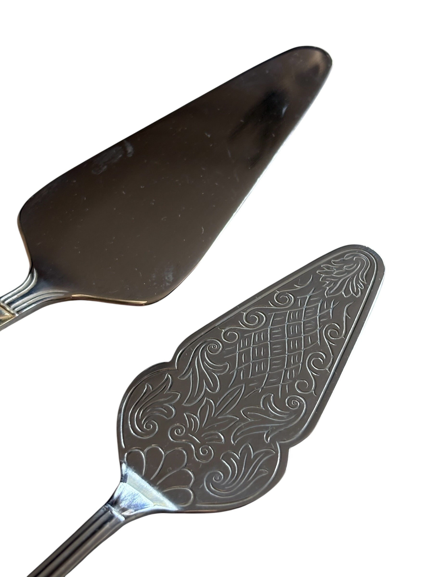 Set of 2 Cake Servers