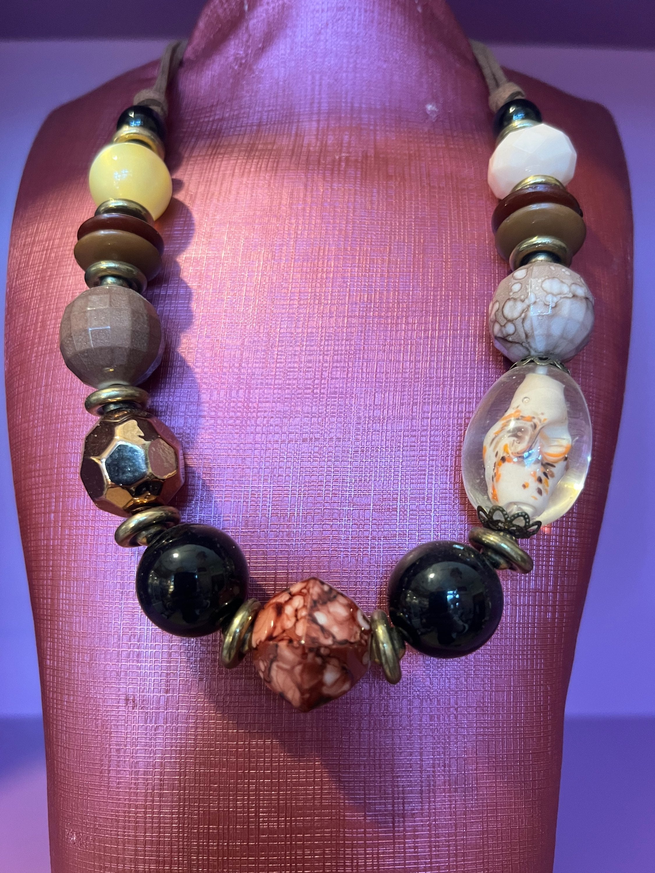 Costume Jewellery Necklace image 0