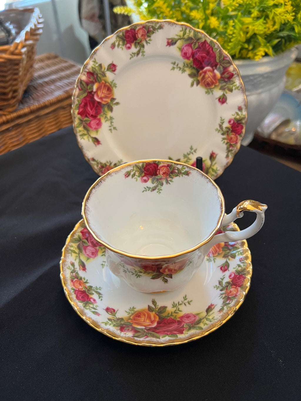 Royal Albert Old Country Roses Trio image 1