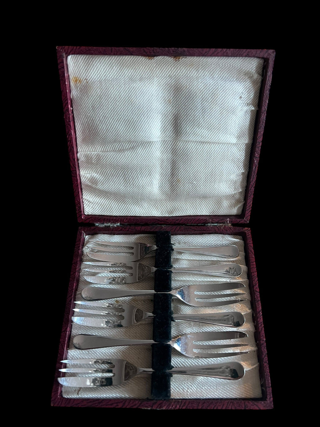 Boxed set vintage cake pastry forks. Chrome image 3
