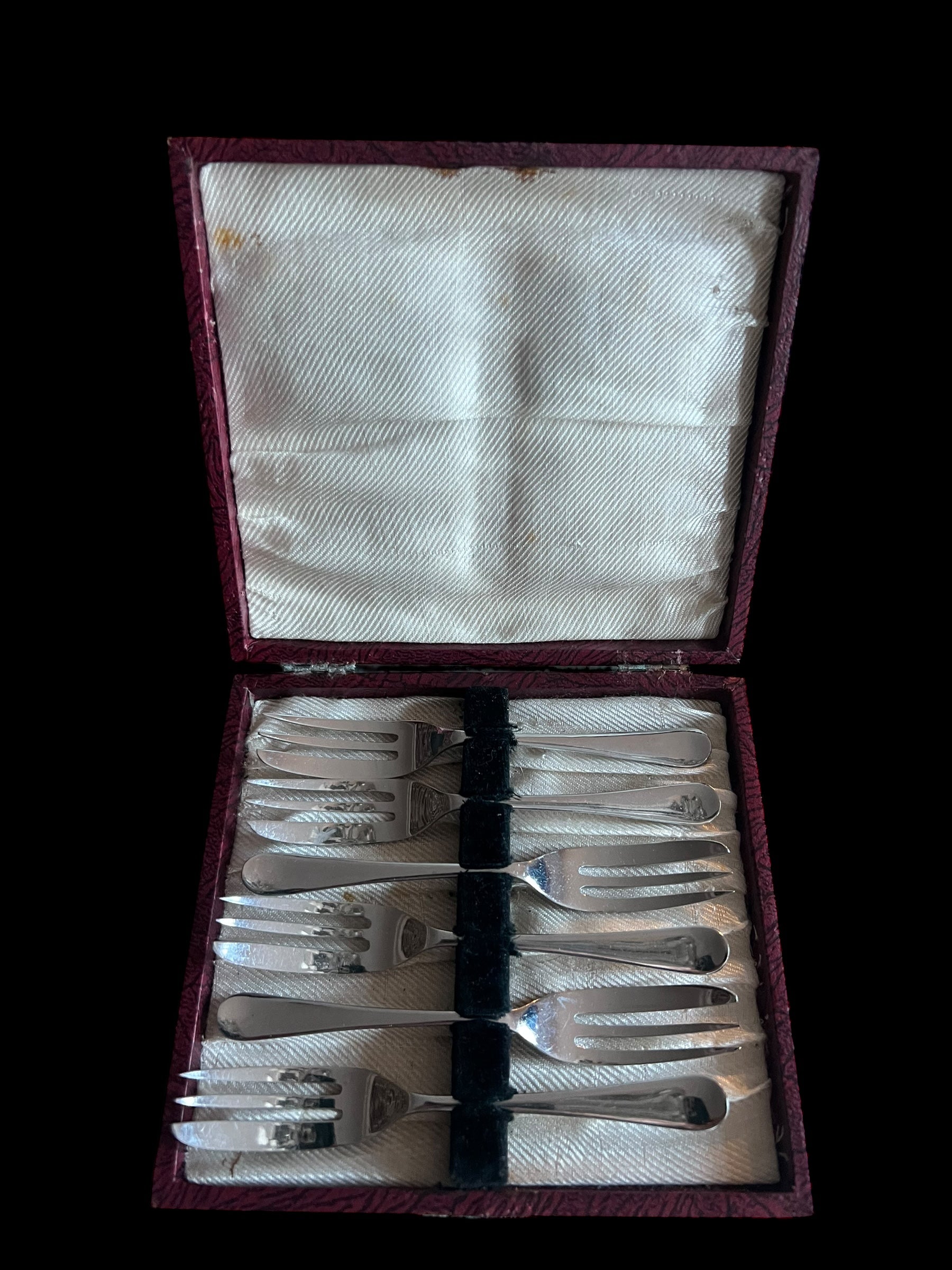 Boxed set vintage cake pastry forks. Chrome image 3