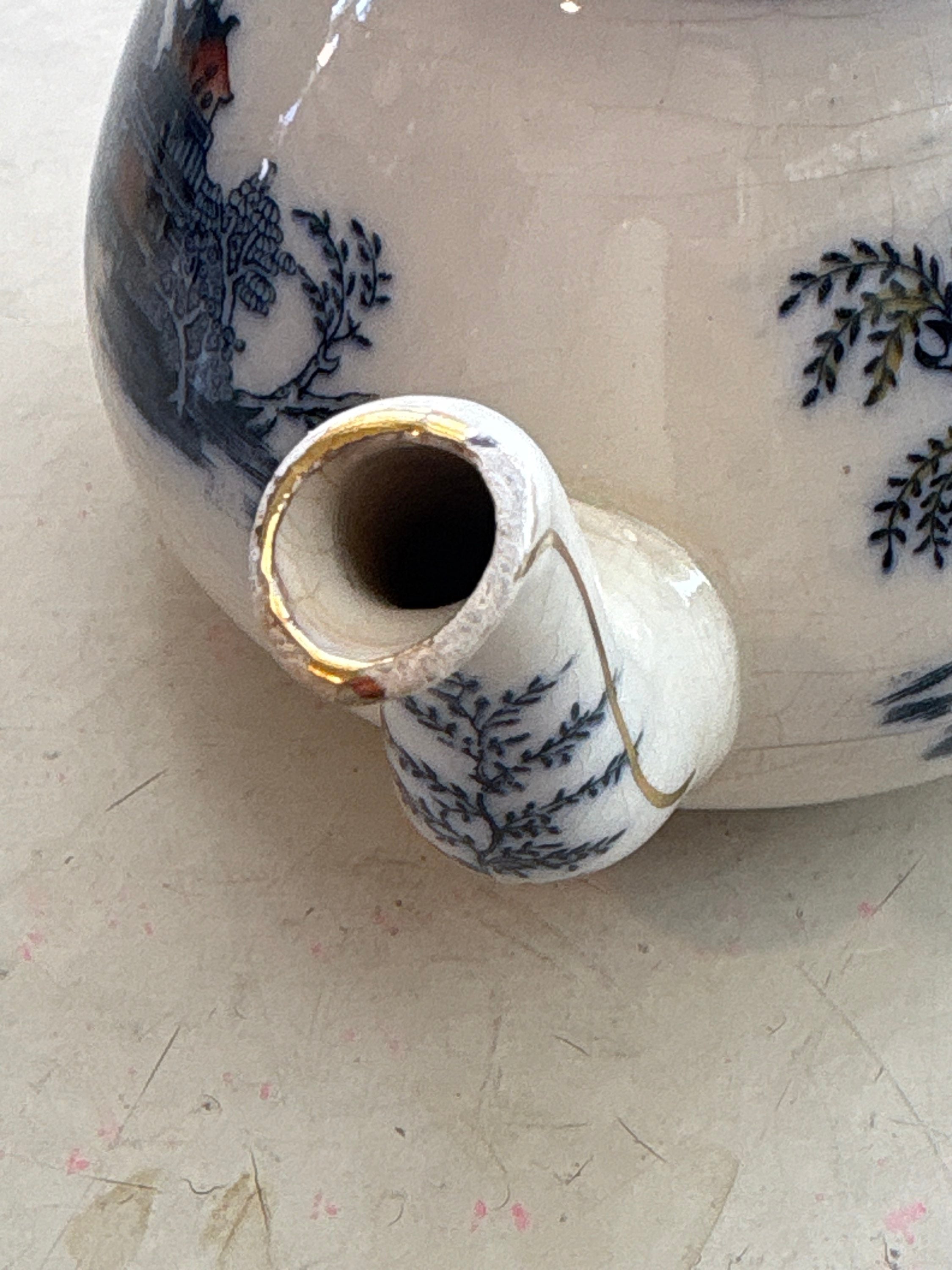 Gibson & Sons Teapot   image 2