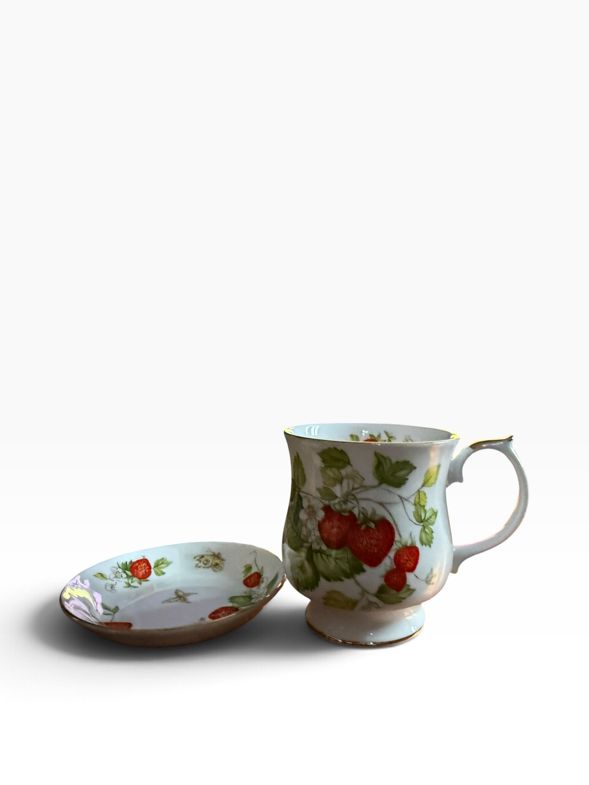 Queens China. Virginia Strawberry Mug & Coaster