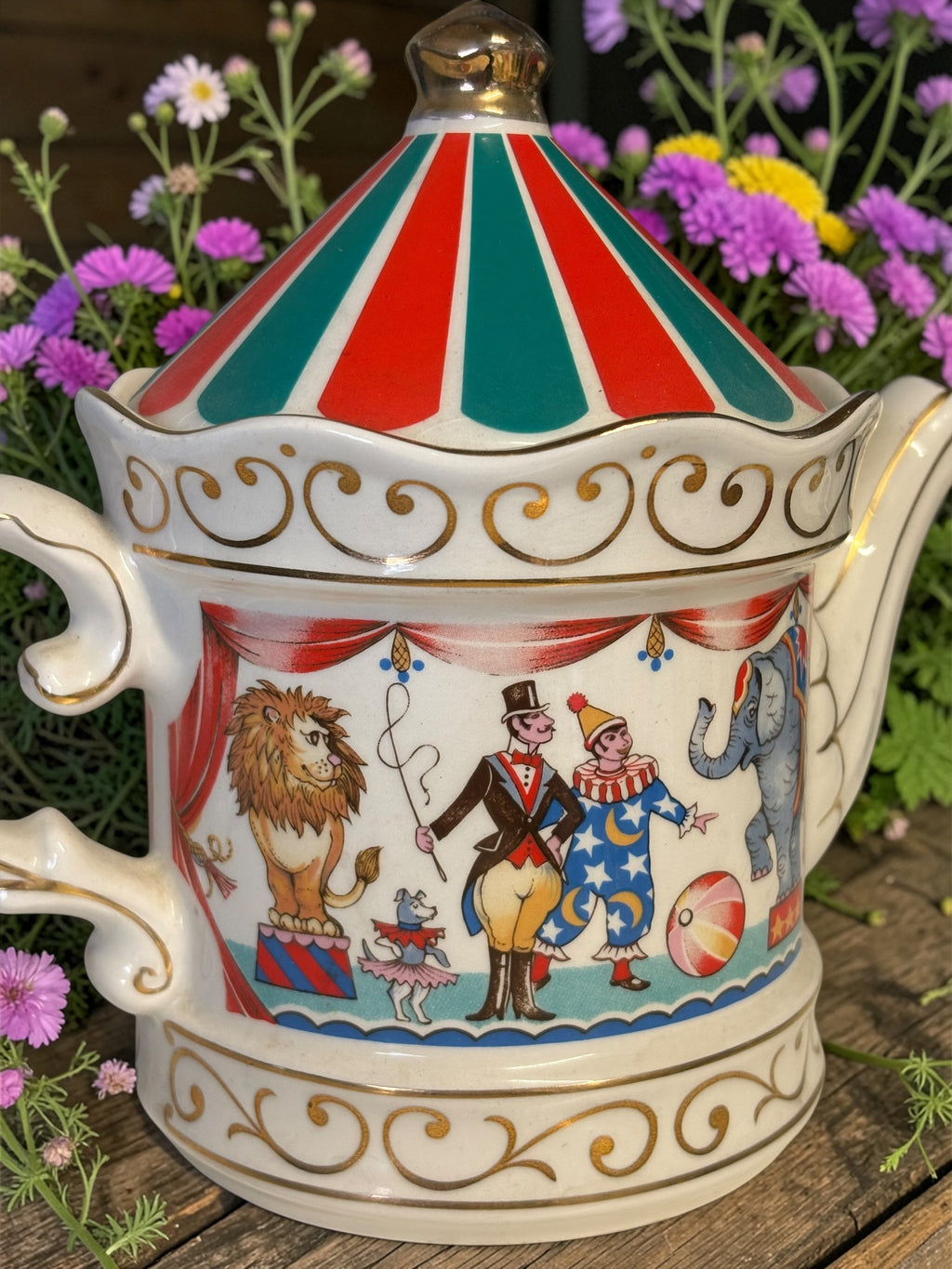 Sadler Circus Teapot  image 3