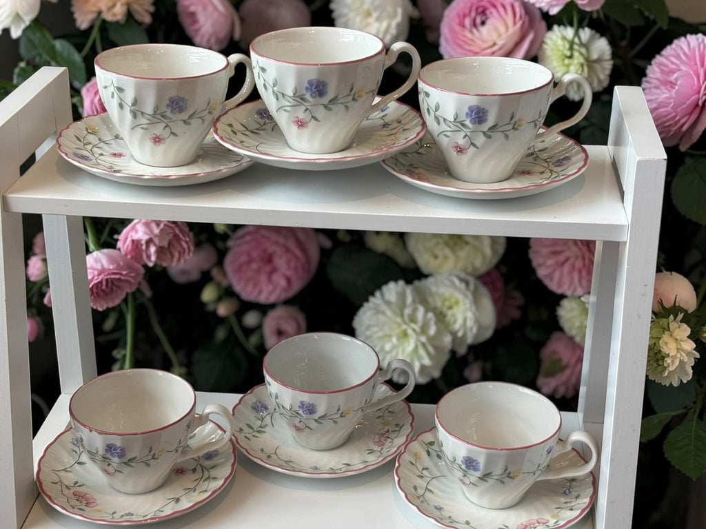 Summer Chintz Johnson Brothers Teacup & Saucer