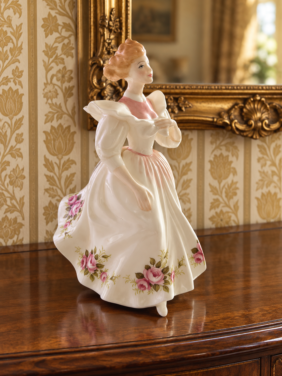 Royal Doulton. Figurine. Gillian