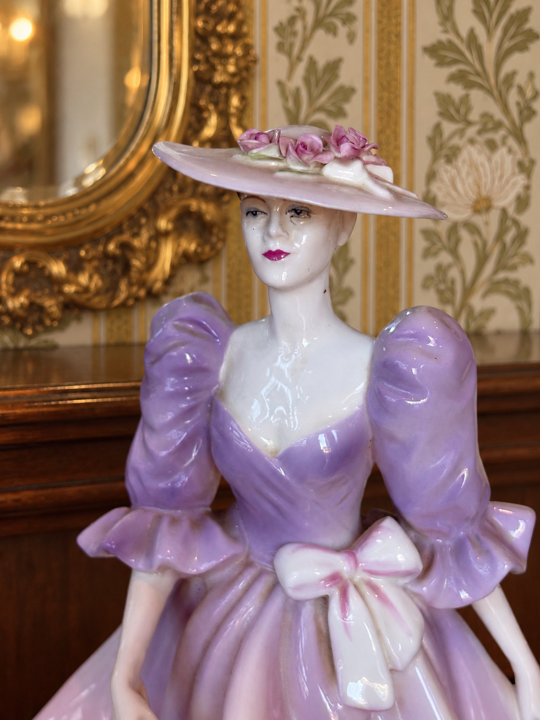 Coalport. Figurine. Barbara Ann
