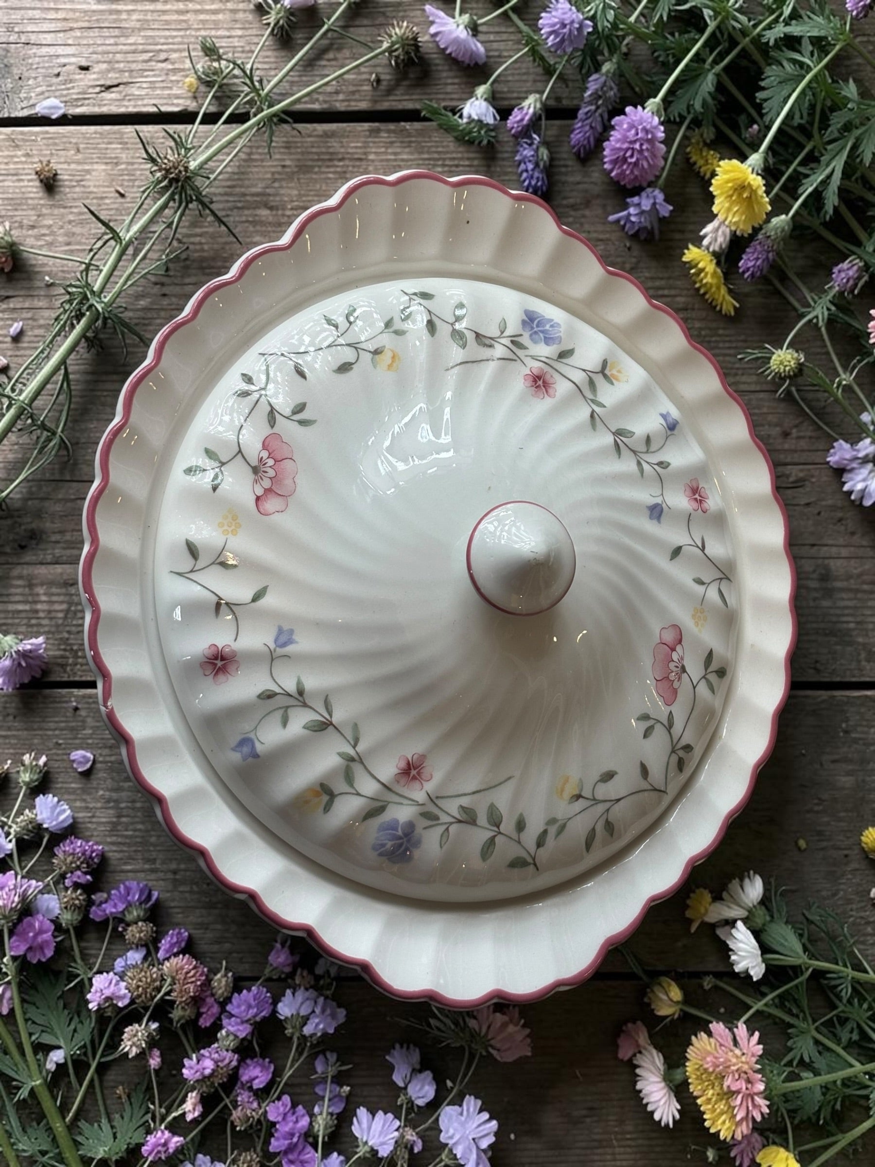 Summer Chintz Johnson Brothers Casserole Dish