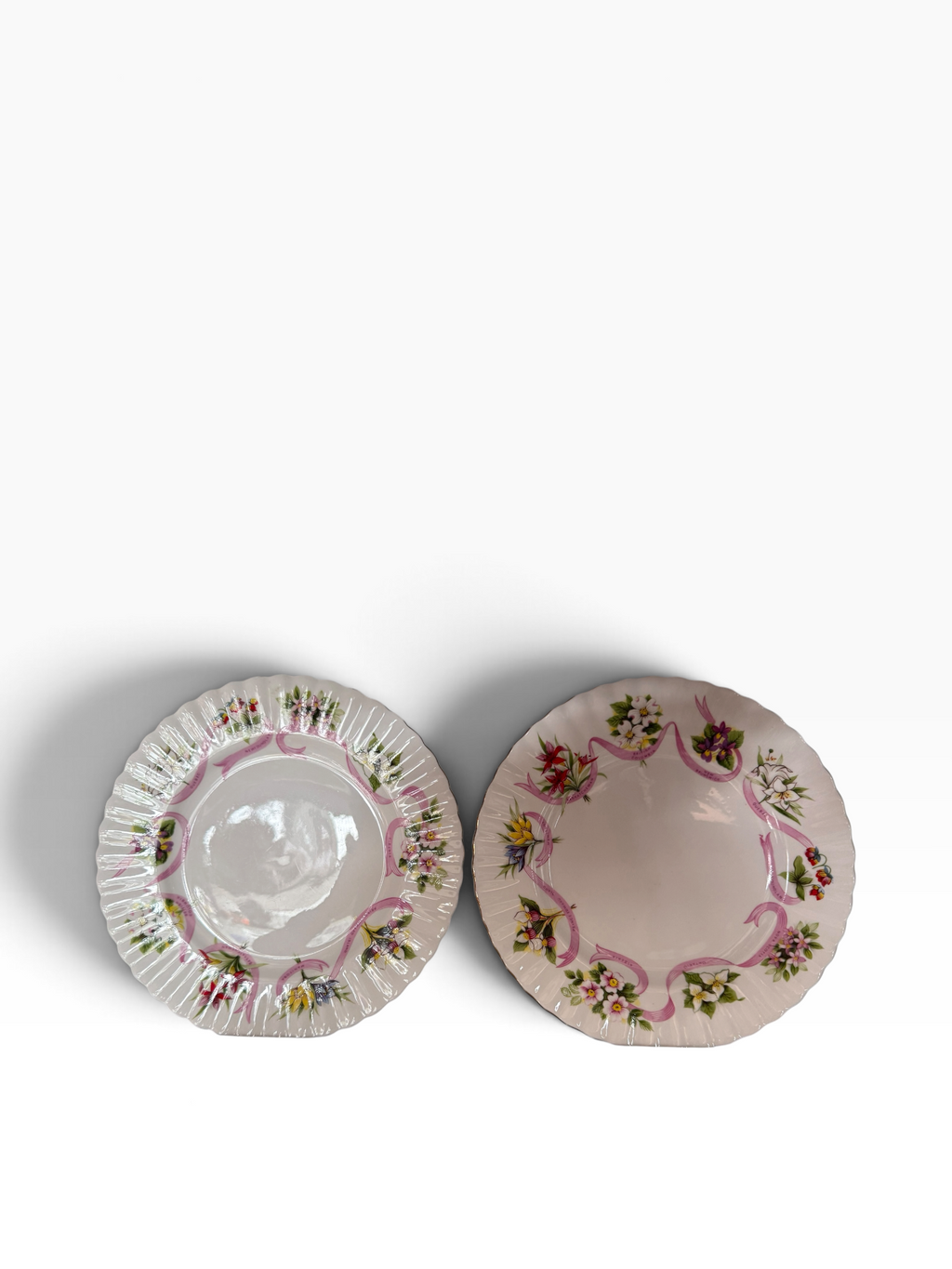 Royal Albert. 2 Cabinet Plates.
