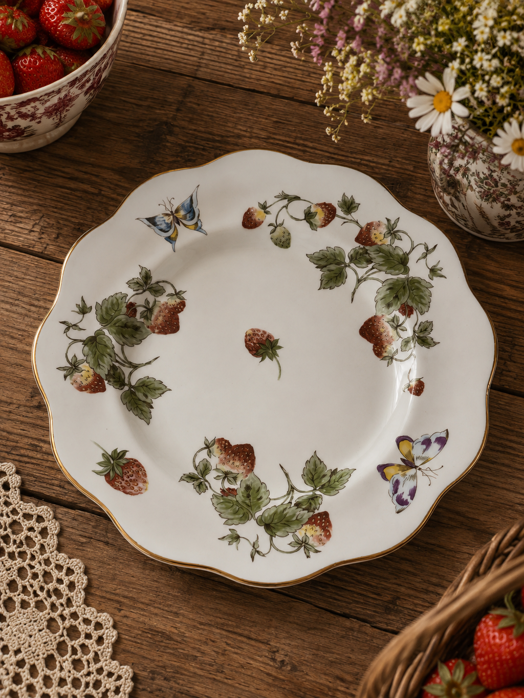 Coalport Strawberry Dinner Plate
