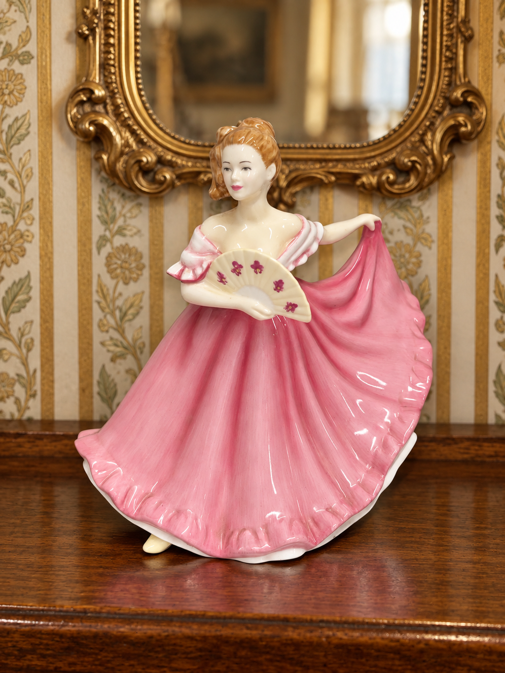 Royal Doulton Figurine ‘Pretty Ladies’ Elaine