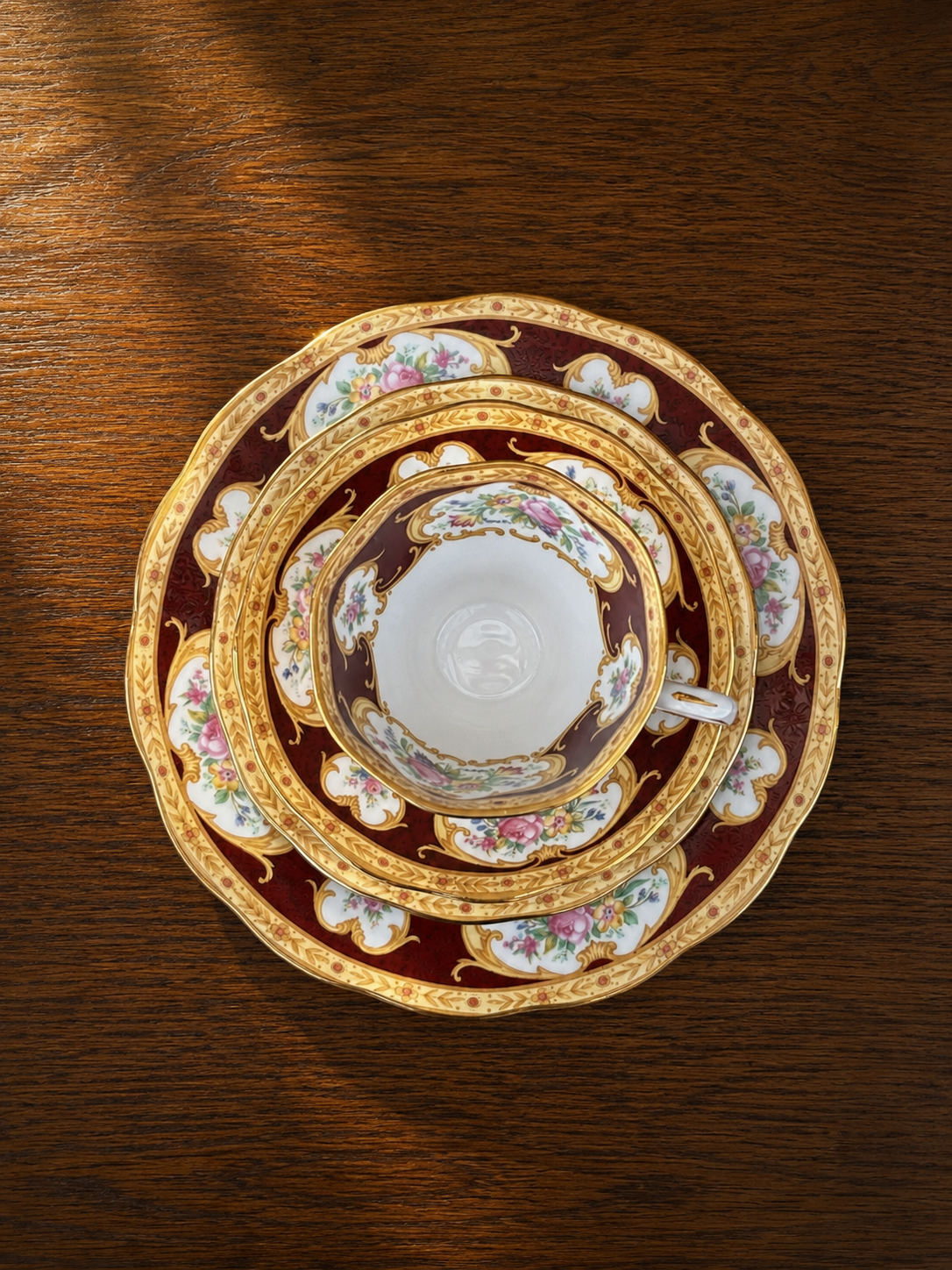 Royal Albert — “Lady Hamilton” Quad Set