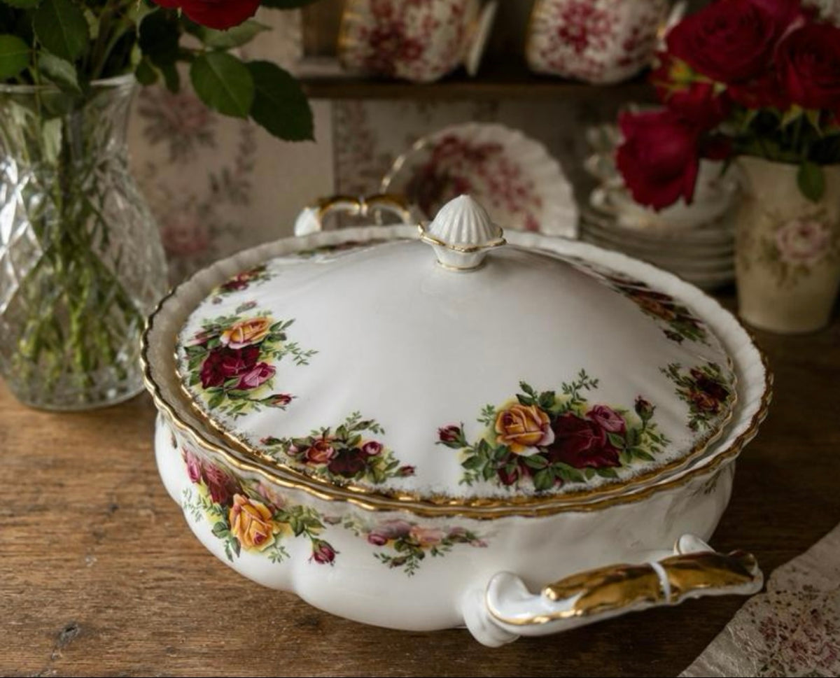 Royal Albert Old Country Roses Tureen