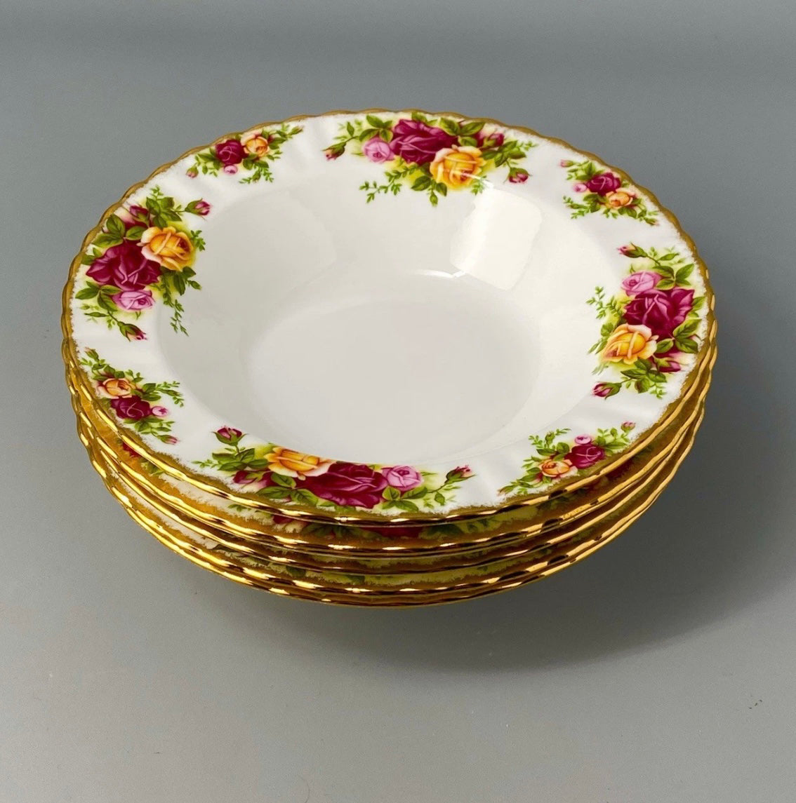 Old Country Roses. Set 6 Royal Albert Soup Bowls image 3