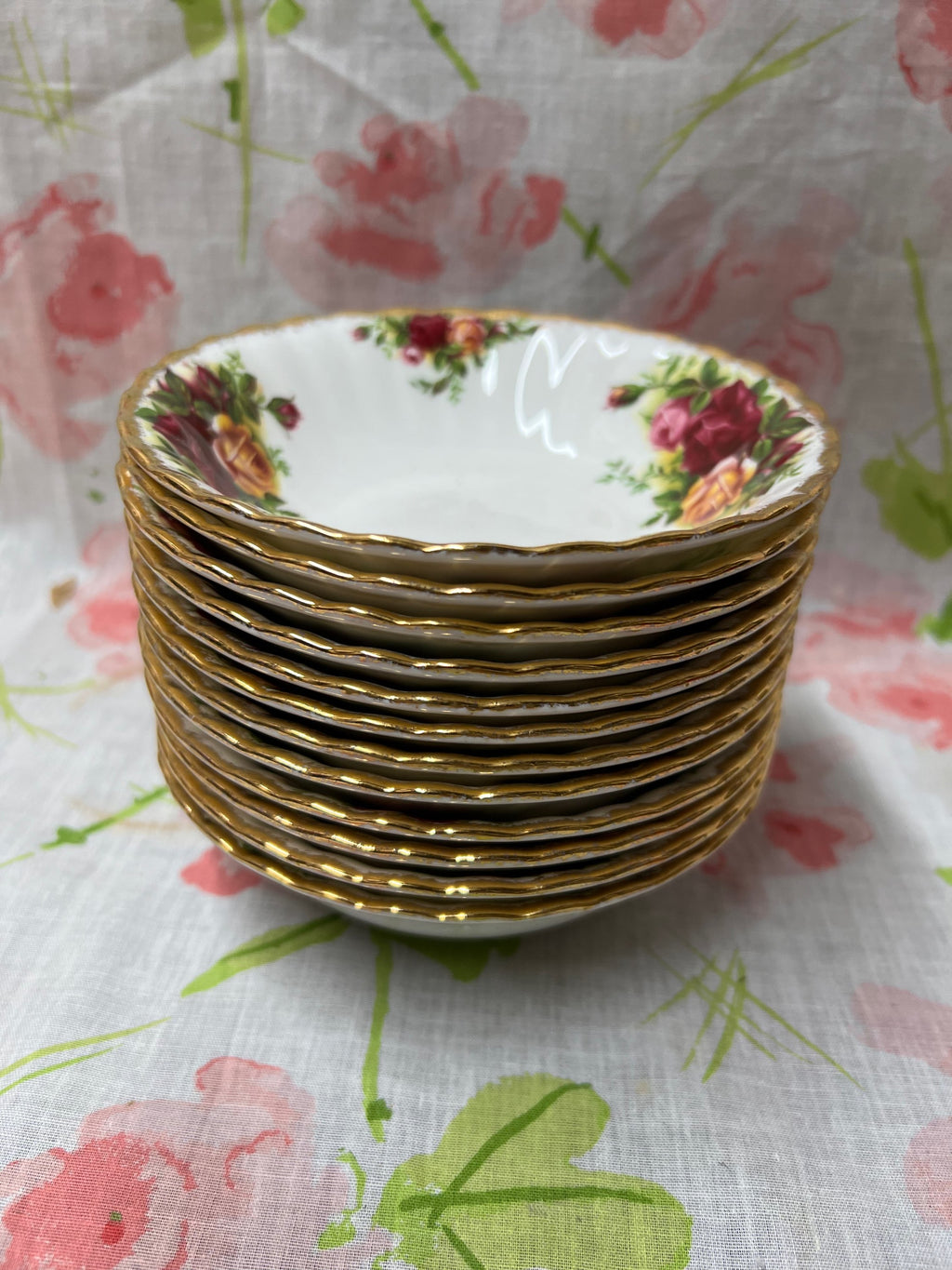 Royal Albert Old Country Roses Fruit Dish image 1