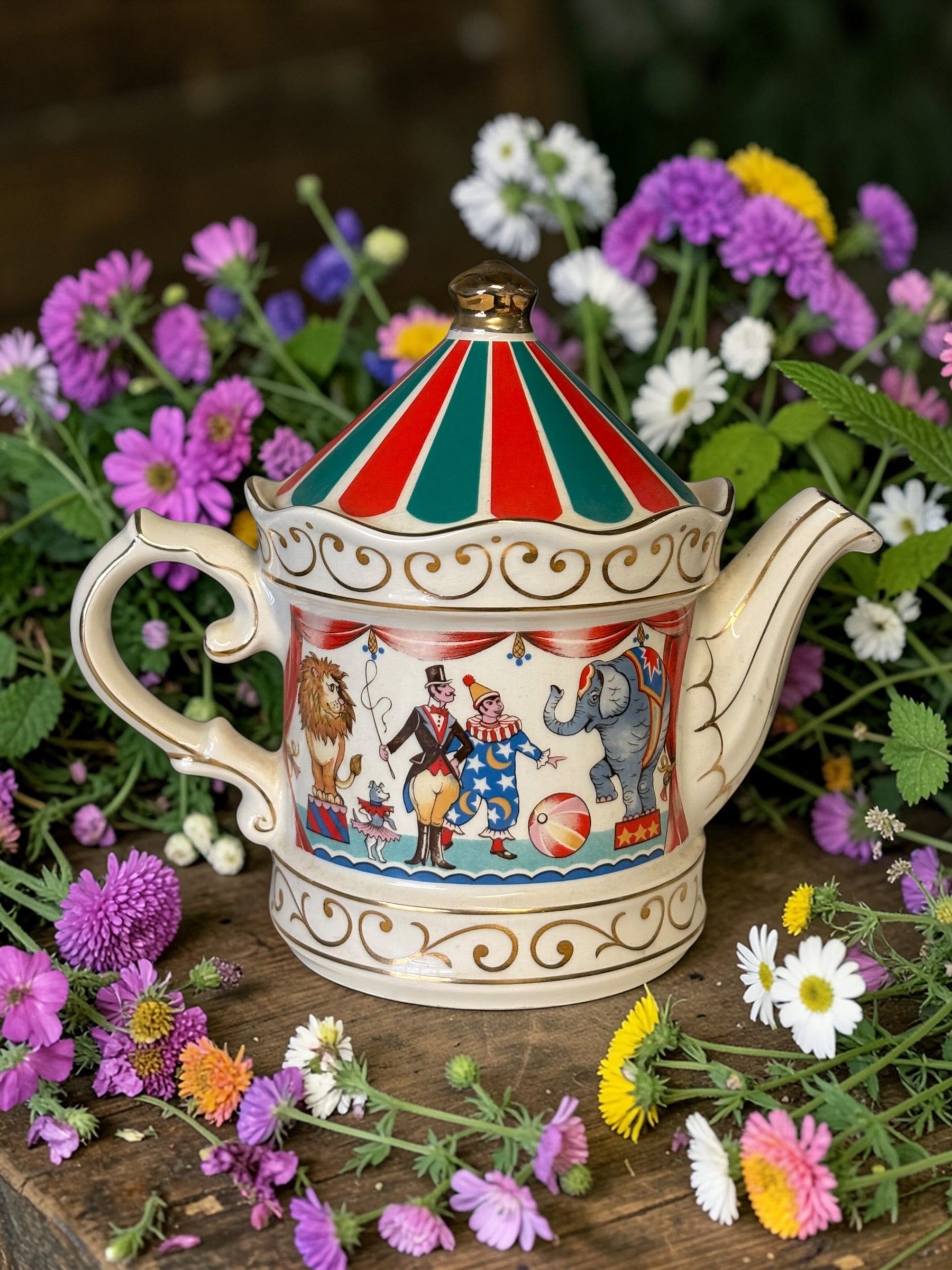 Sadler Circus Teapot  image 2