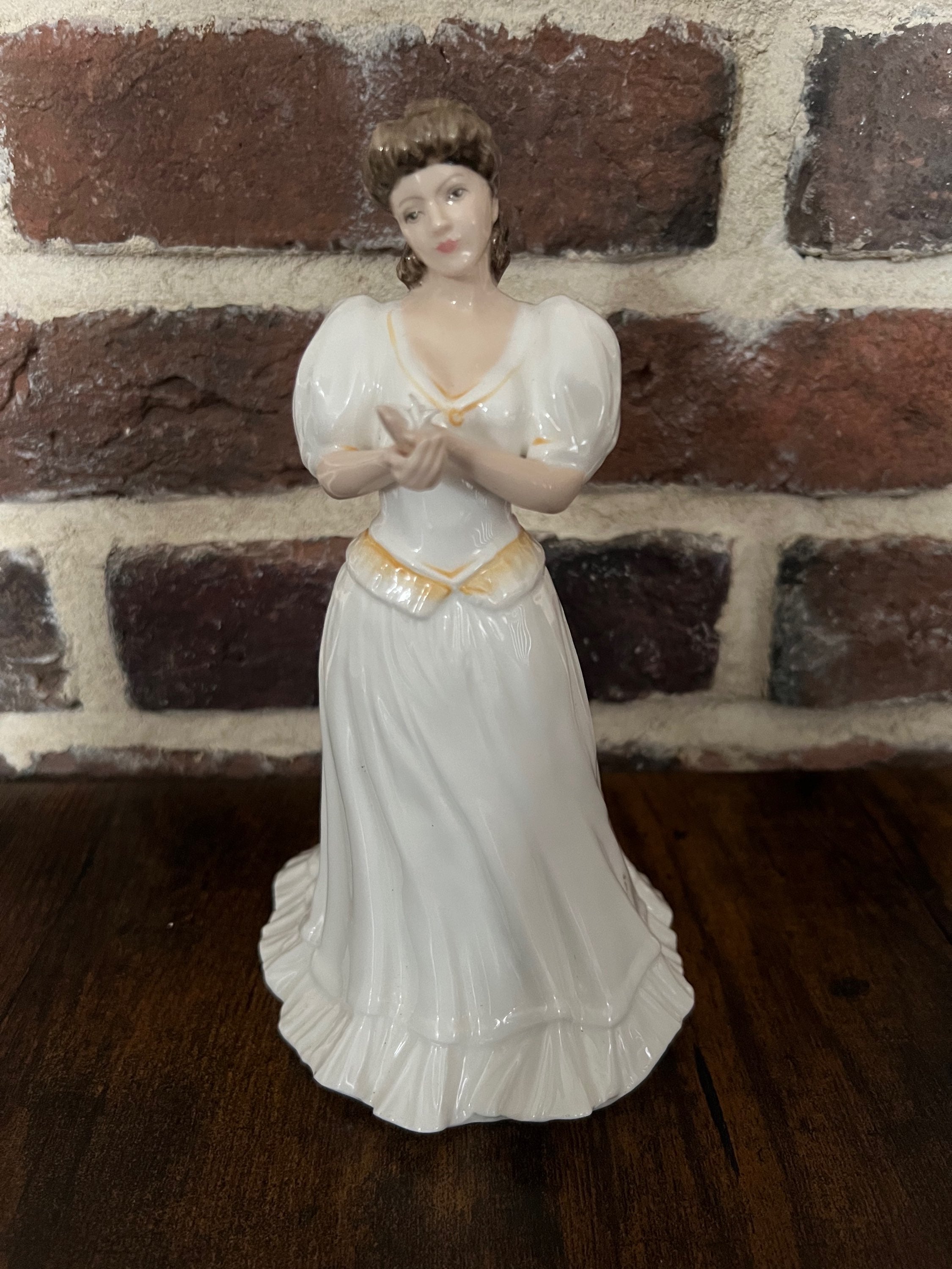 Lady figurine. Bone china image 5