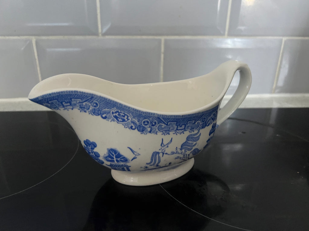 Old Willow. Blue & White. Sauce/Gravy Boat image 3