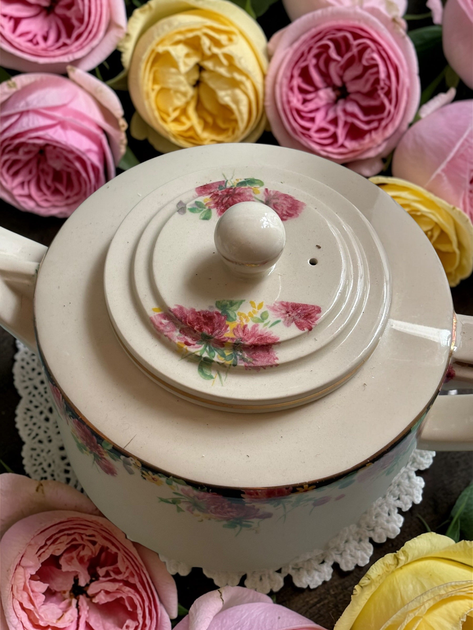 Royal Doulton Teapot image 1